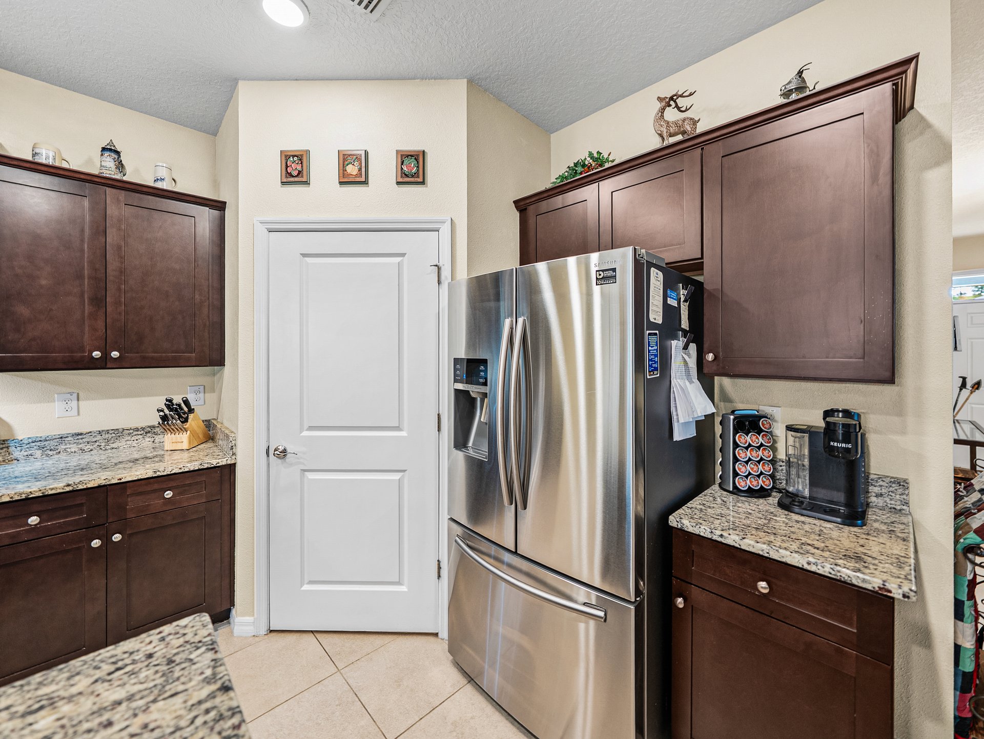 12615 EASTPOINTE DR