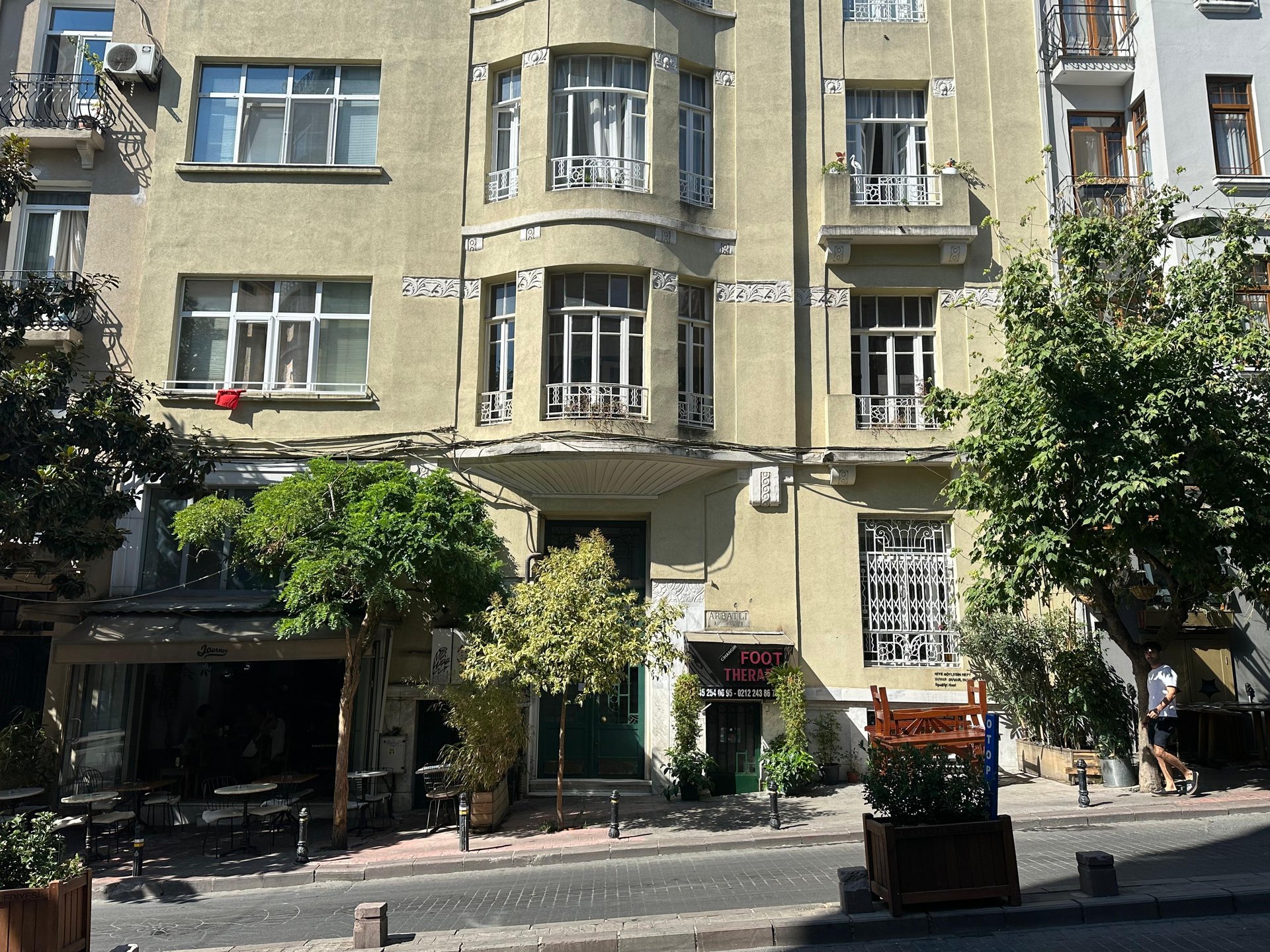 A 3+2 Cihangir flat in a Historical Apartment in Istanbul