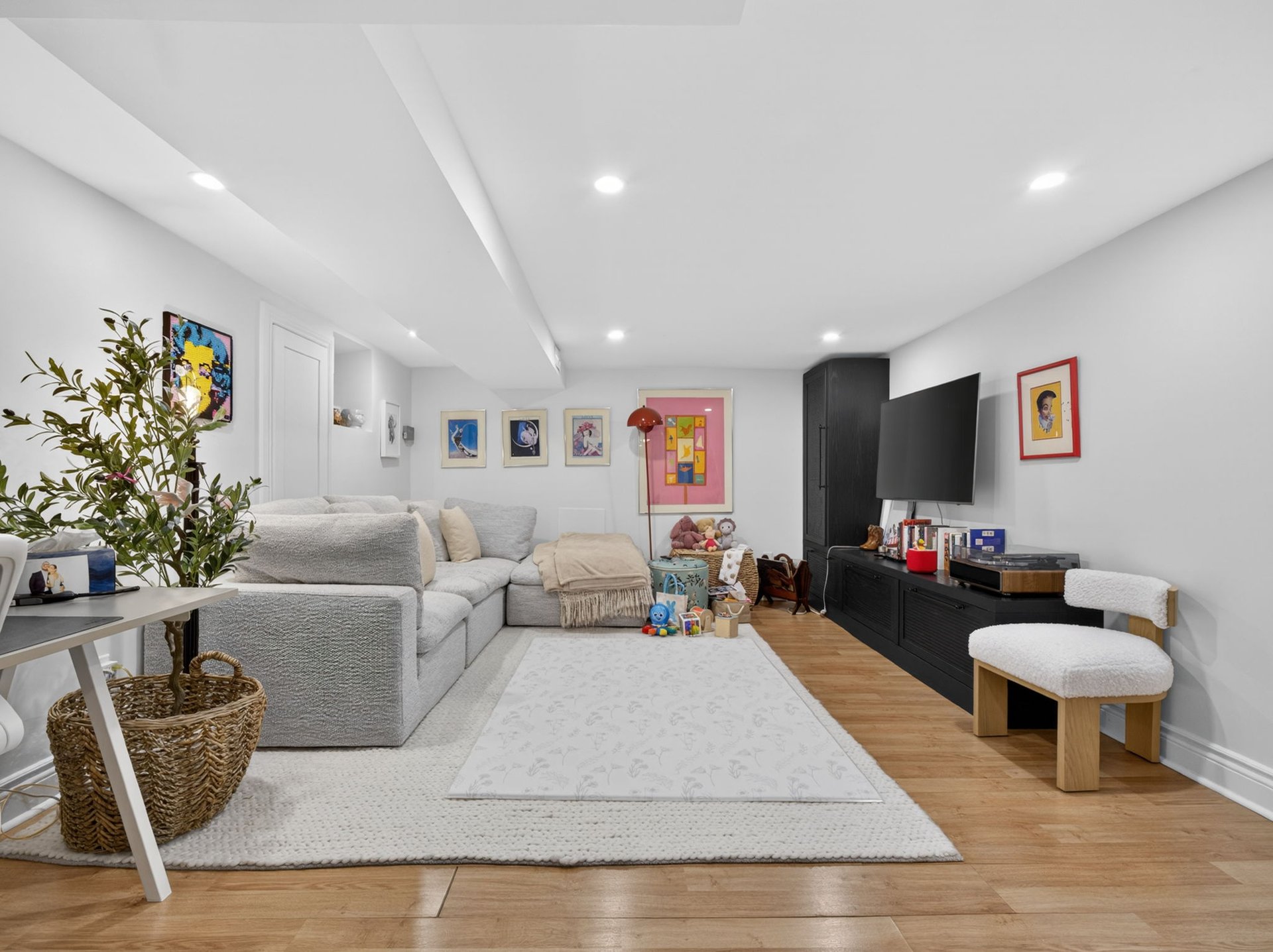SOLD: Vibrant Corso Italia
