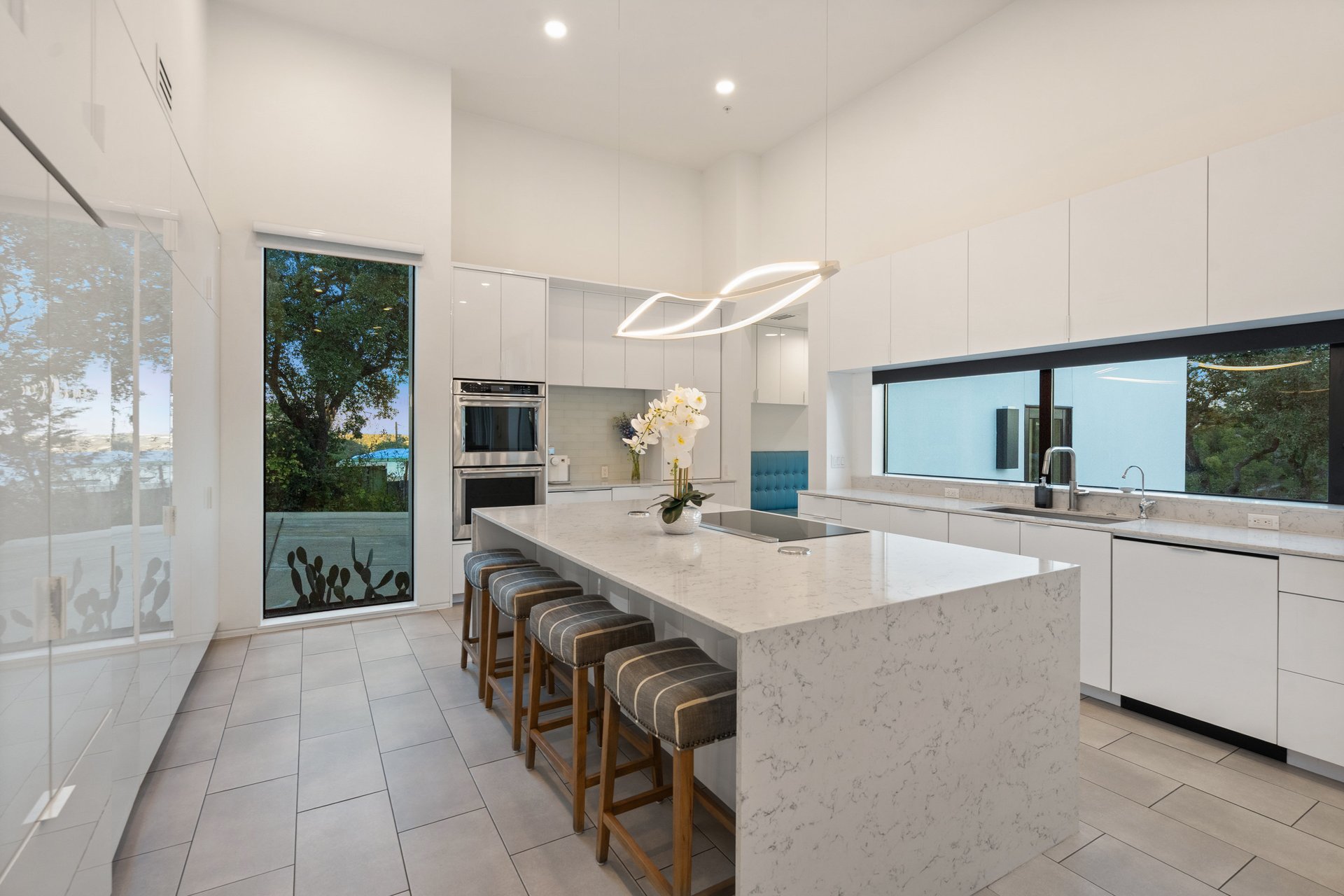 Modern Masterpiece in West Lake Hills