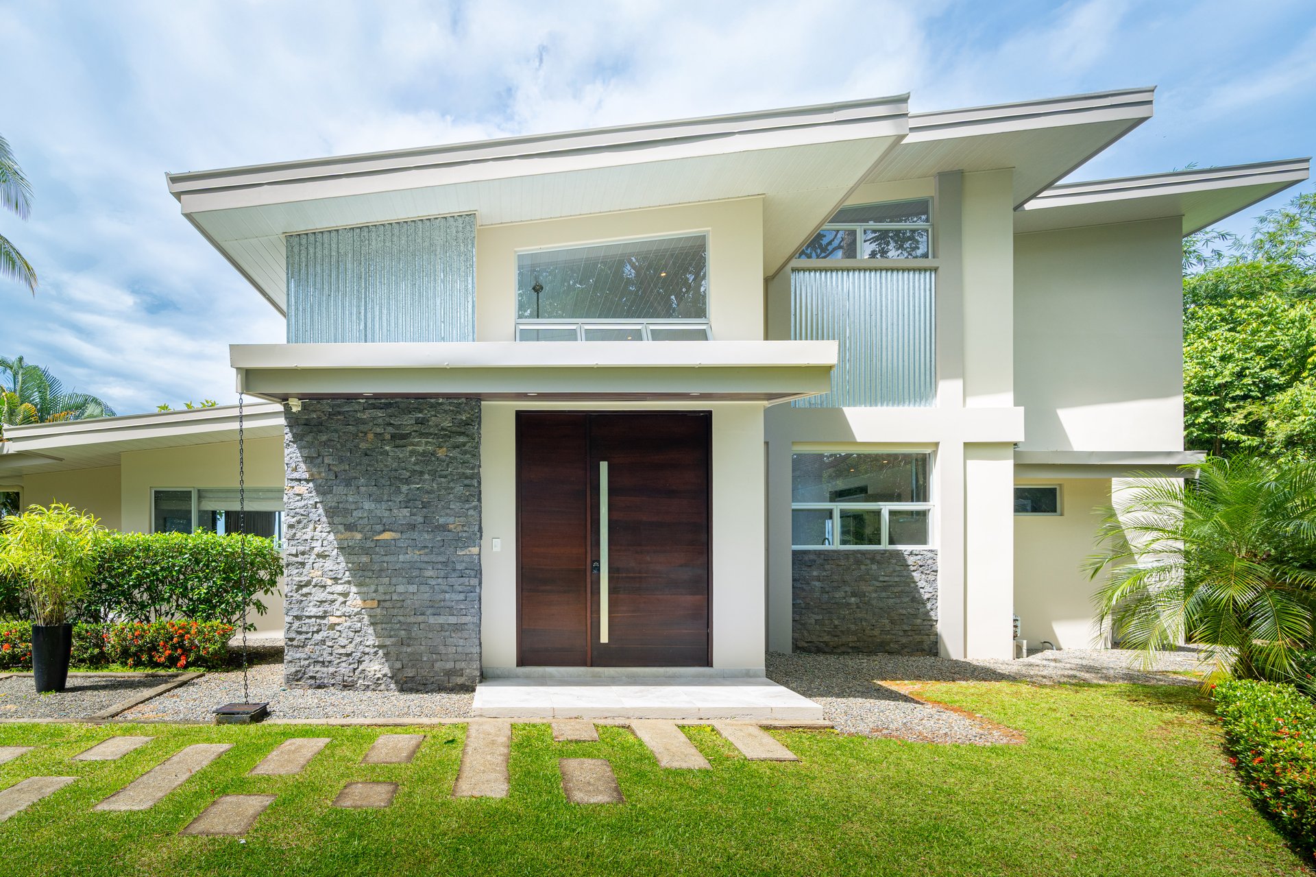 Villa Blü – An Elevated Oasis in Uvita, Jaw Dropping Views of the Whales Tail and Osa!
