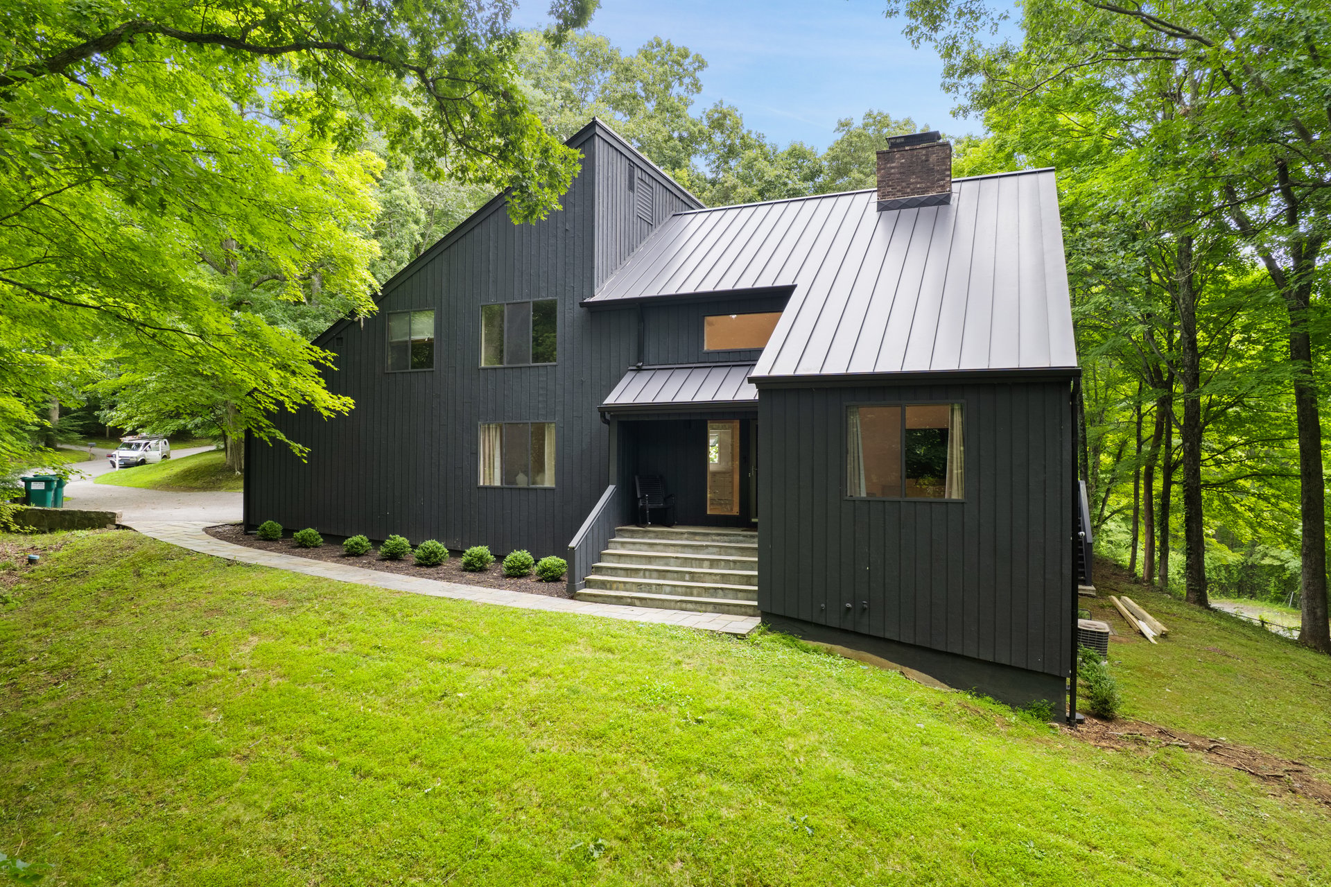 25 Cross Pond Road