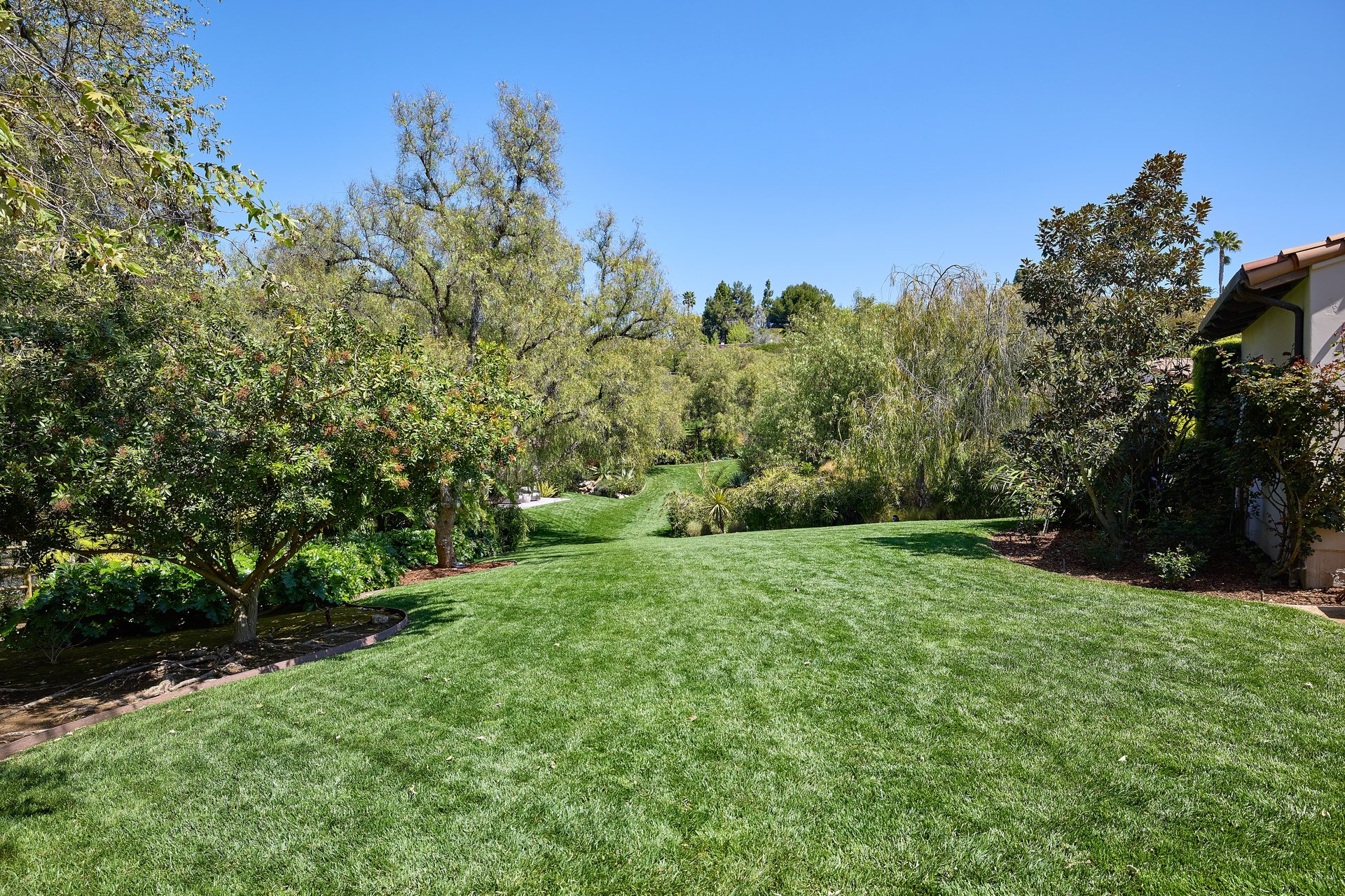  Rancho Santa Fe Living Redefined: Style, Space & Serenity