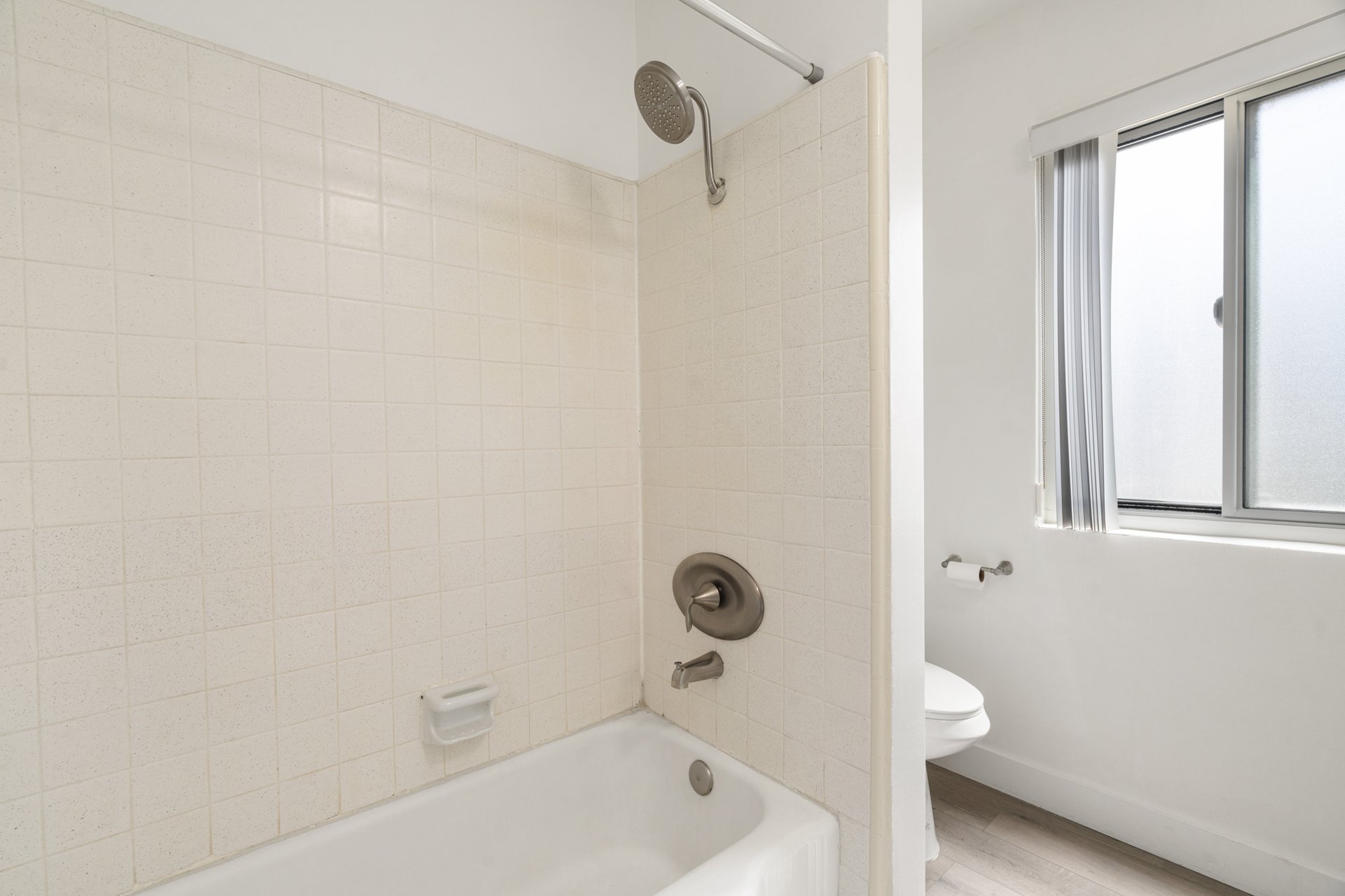 400 S Los Robles Avenue #209