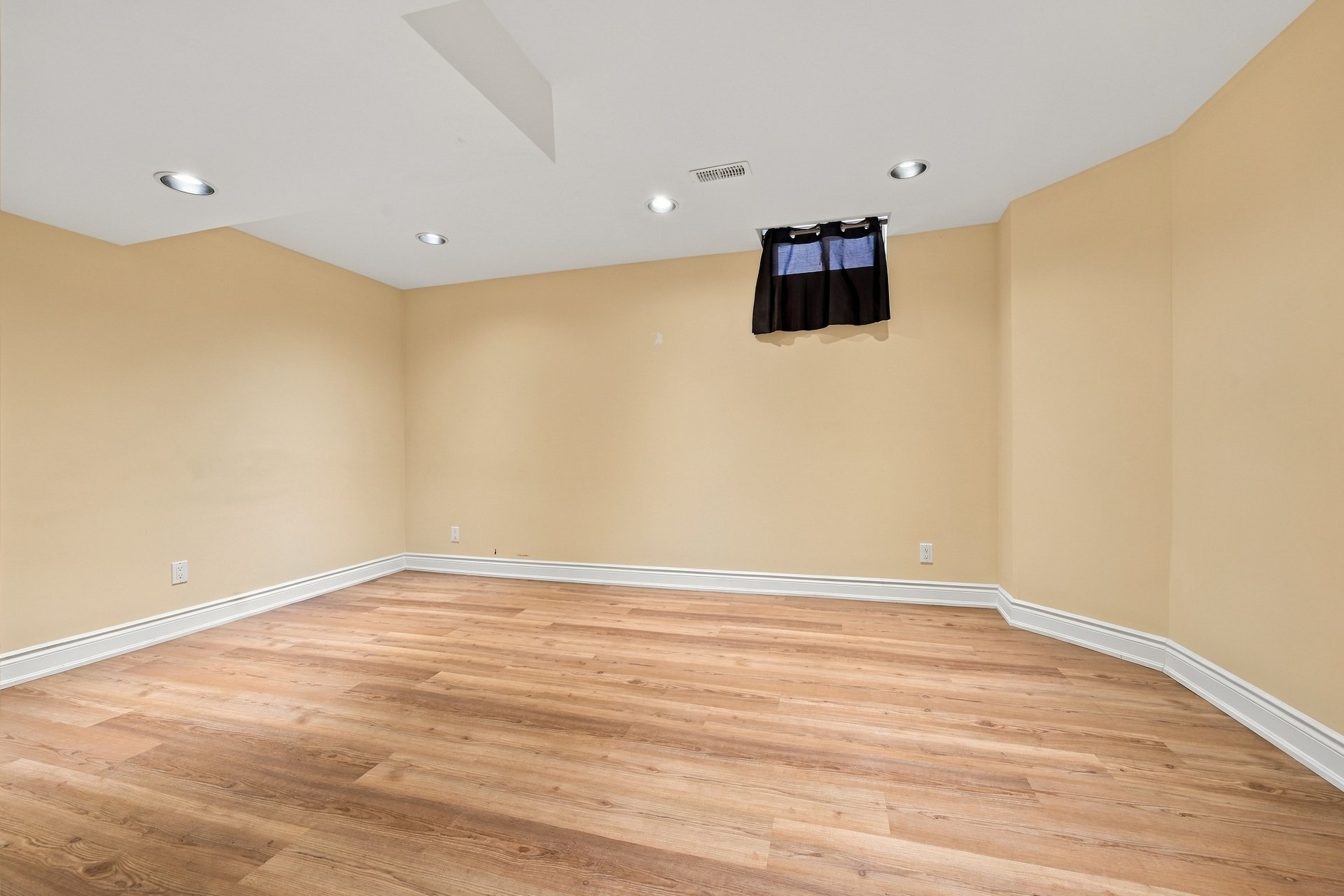 Executive home in Oakville's prestigious Glen Abbey community