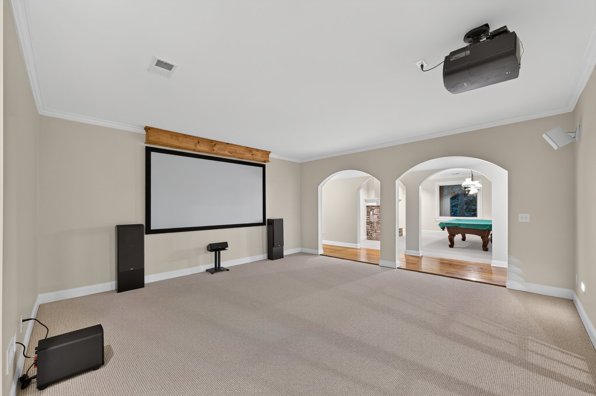 1055 Hedgerose Lane