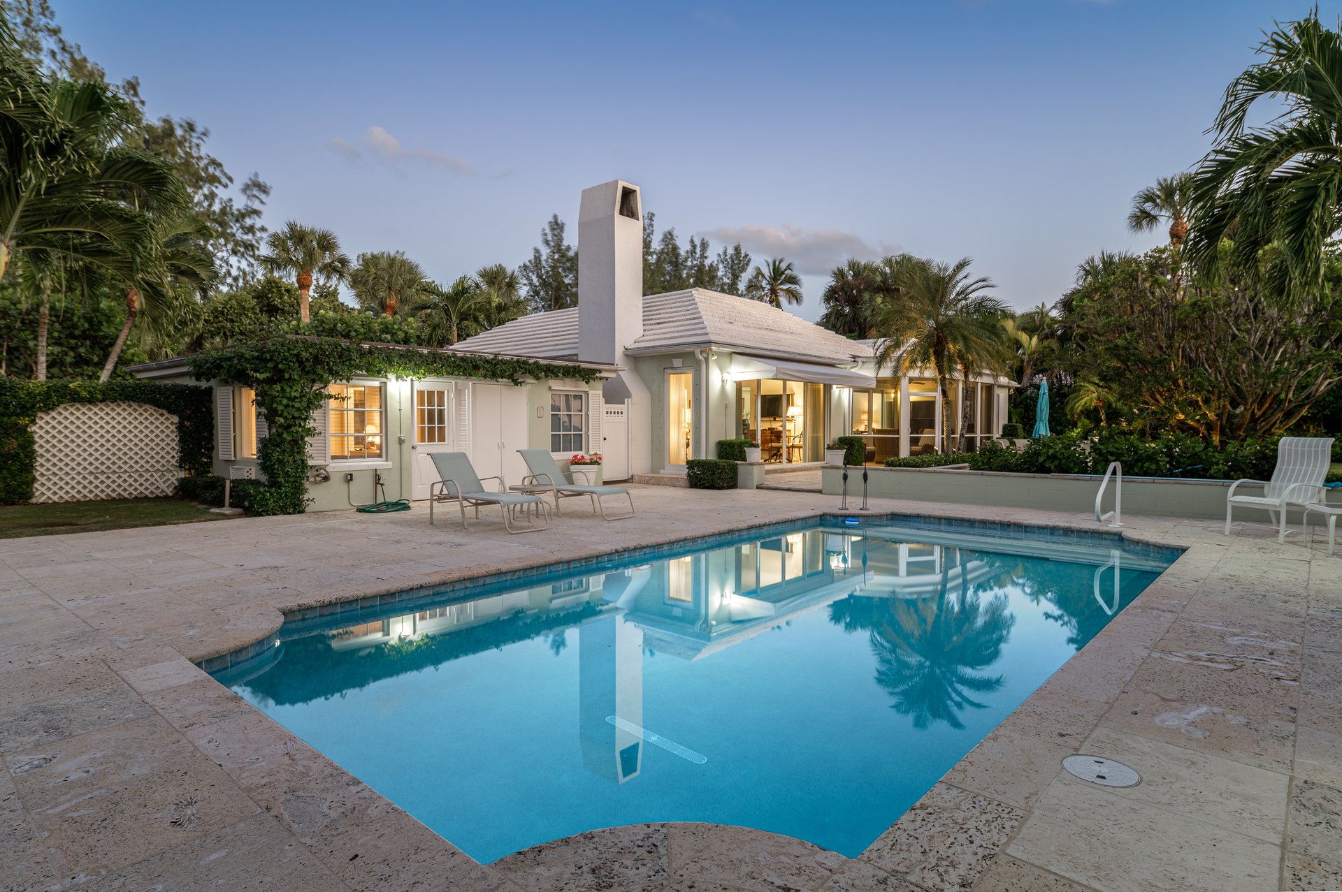 18 Gomez Rd