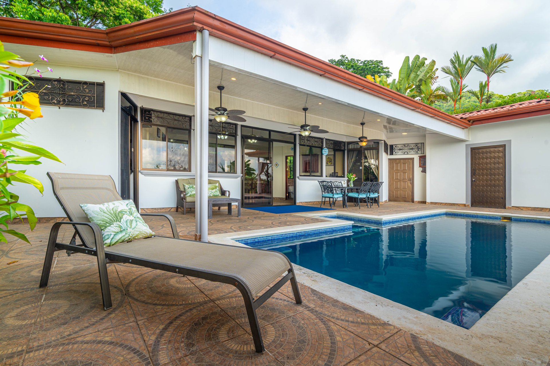 Expansive Ocean Views, Central Ojochal - 3 bed, 3 bath!