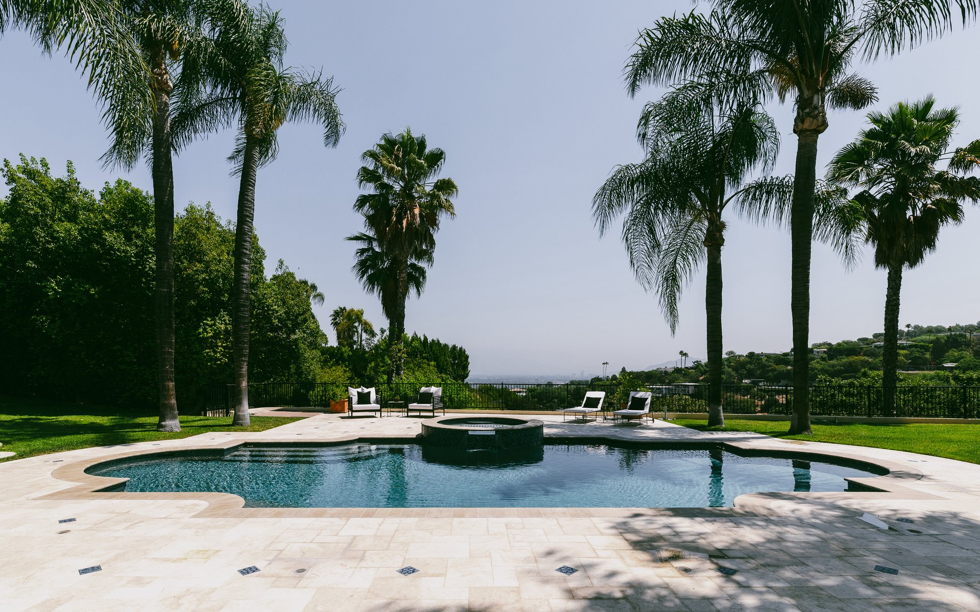 3364 Clerendon Rd, Beverly Hills 