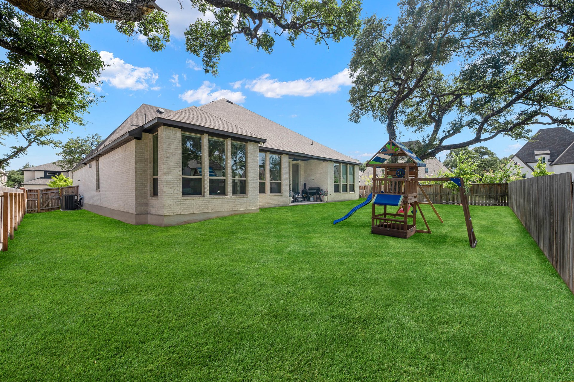 10039 Sarah Place