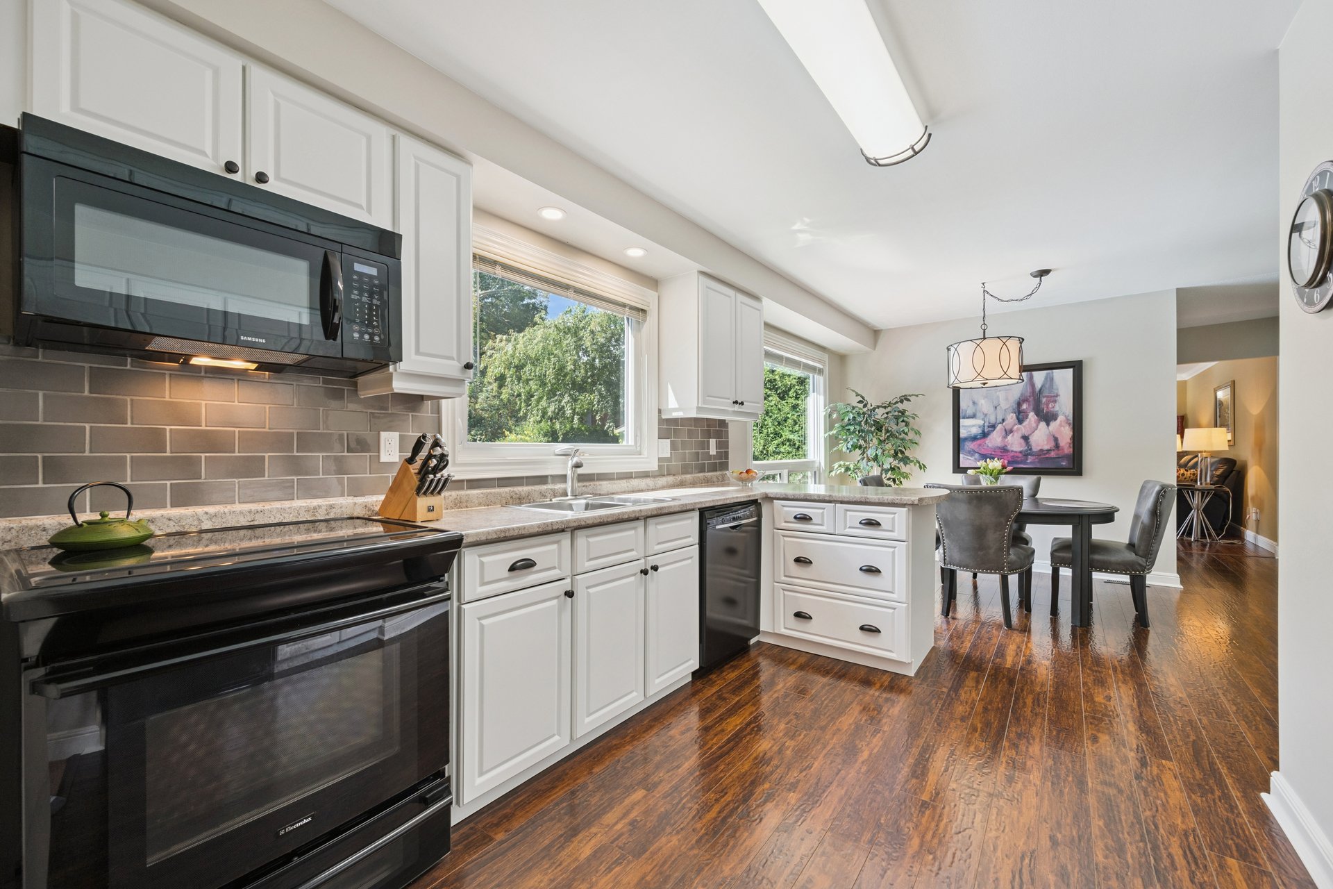250 Mccraney Street W