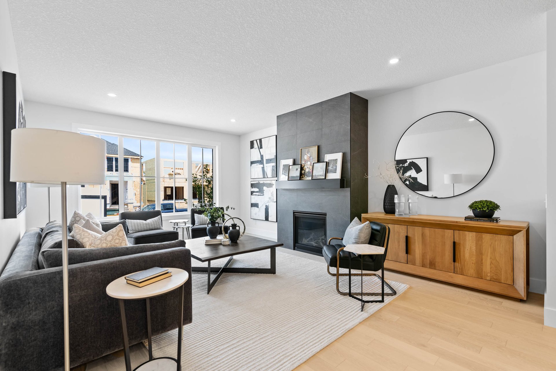 227 Calais Drive SW