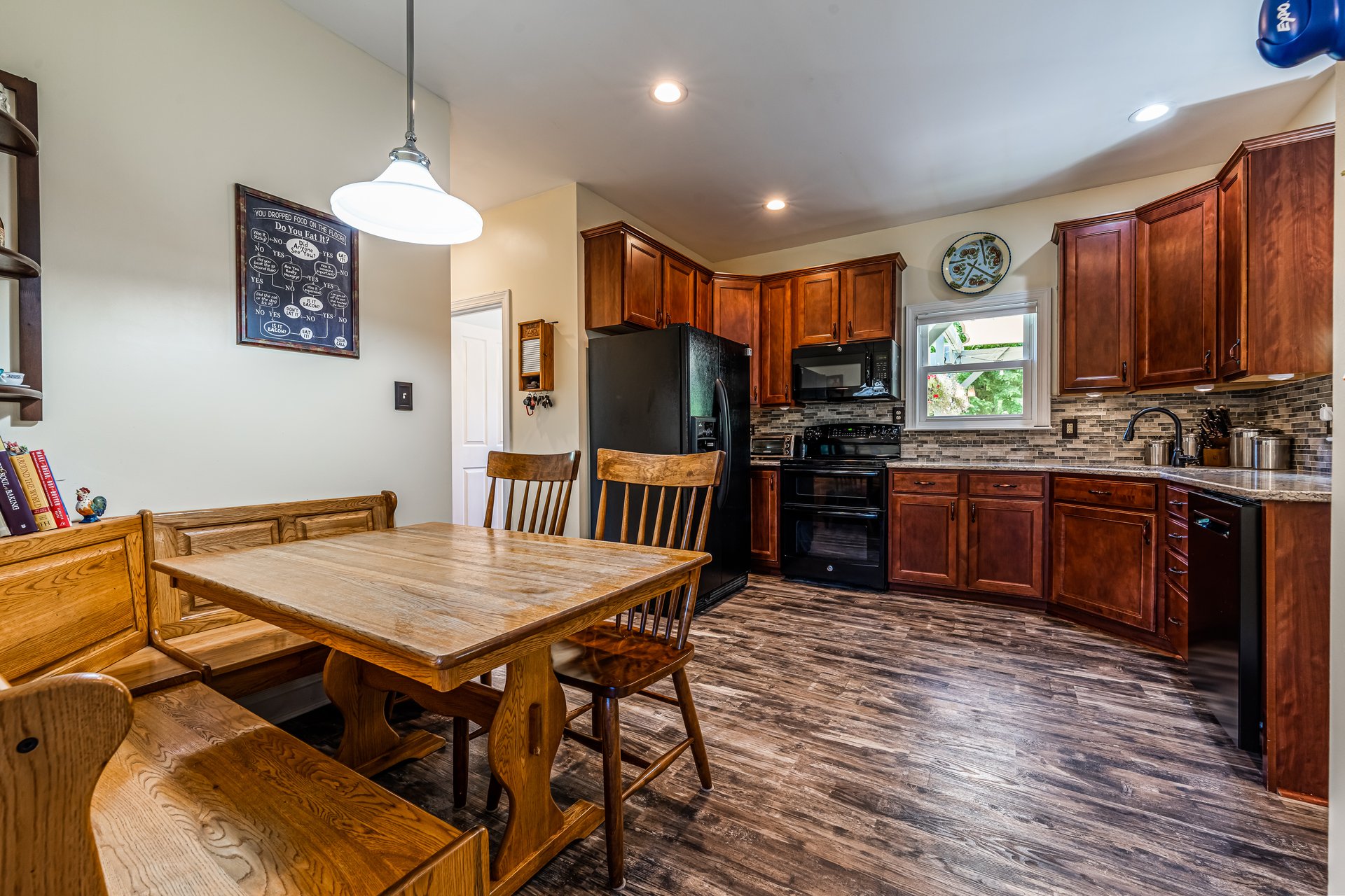 3892 Beeline Drive