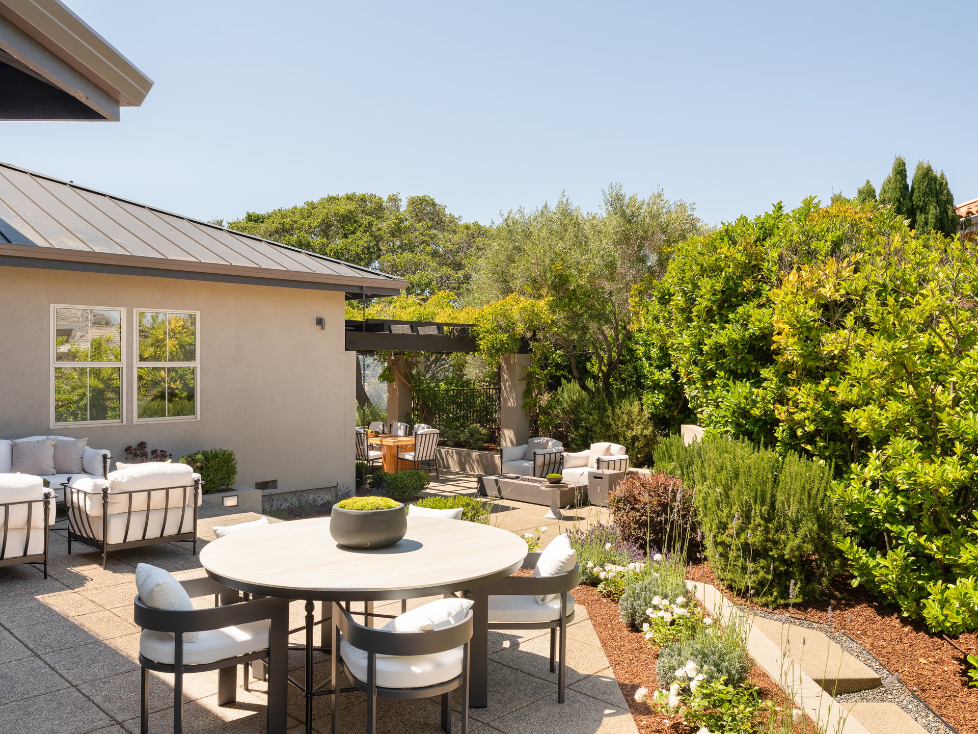 Architectural Modernism, Bay Views, and Exceptional Outdoor Living