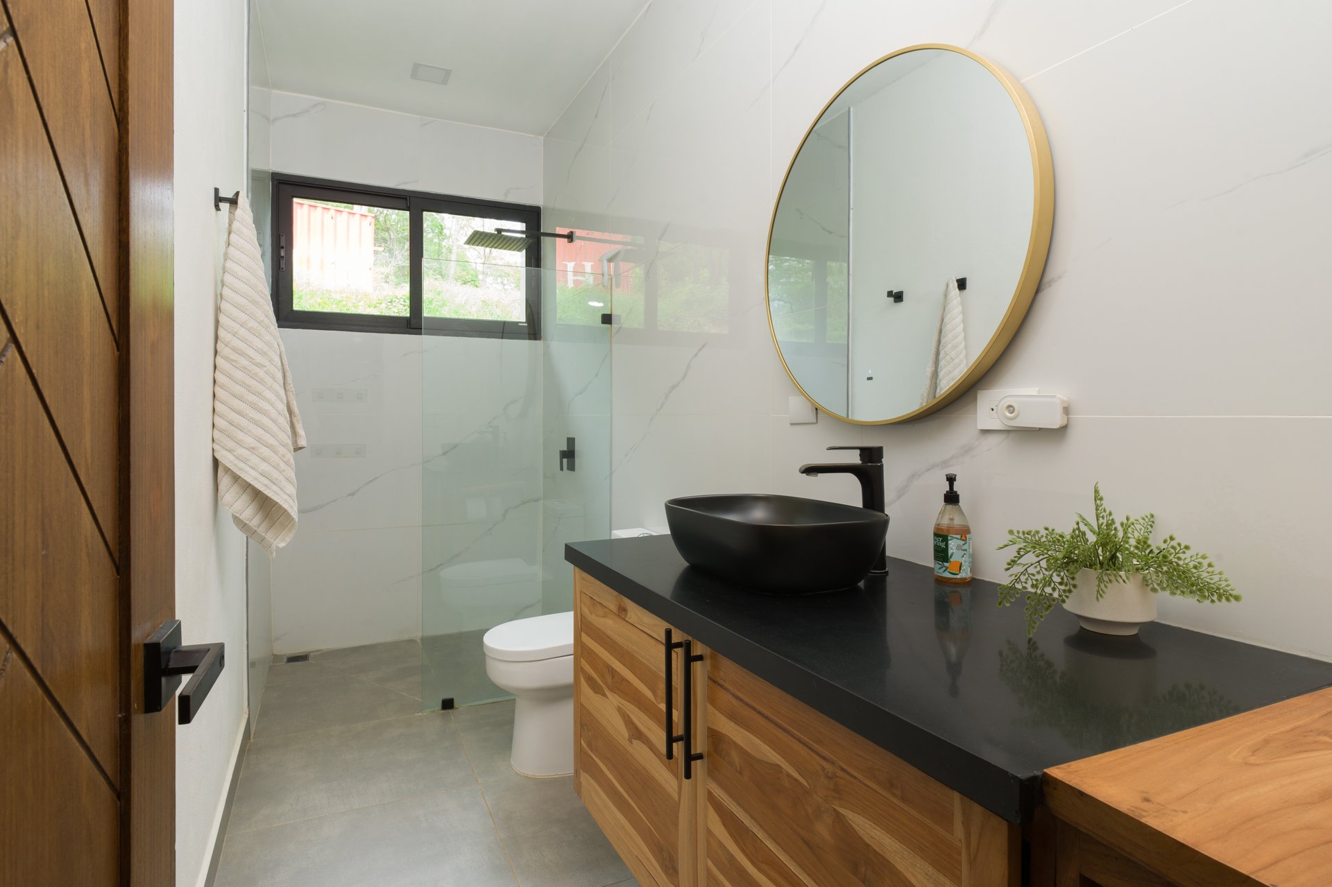 Villa Los Jobos Garden #1 | Modern 4-Bedroom Villa Just 5 Minutes from Tamarindo Beach – Newly Remodeled and Move-In Ready