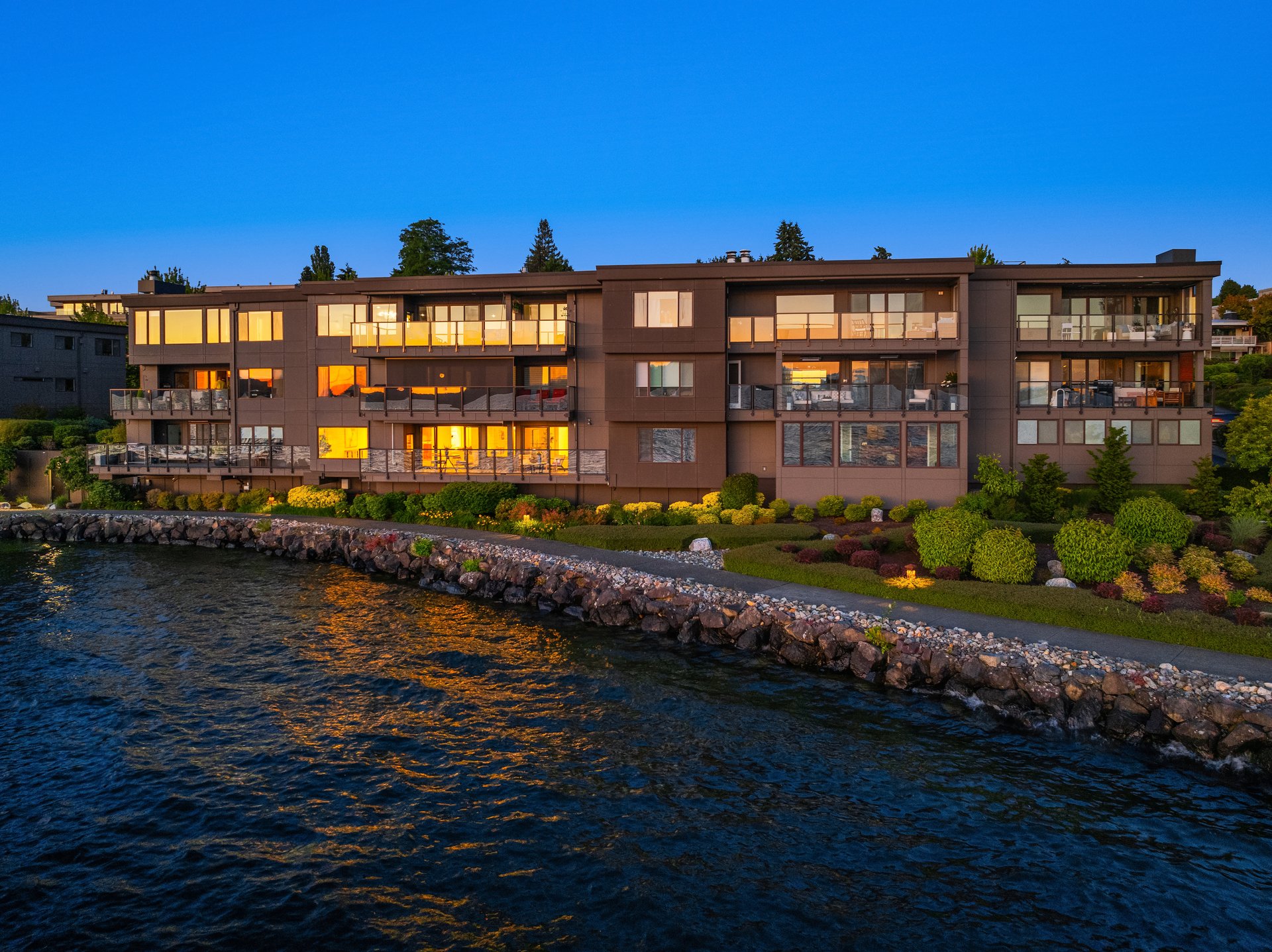 827 Lake Street S Unit: 208