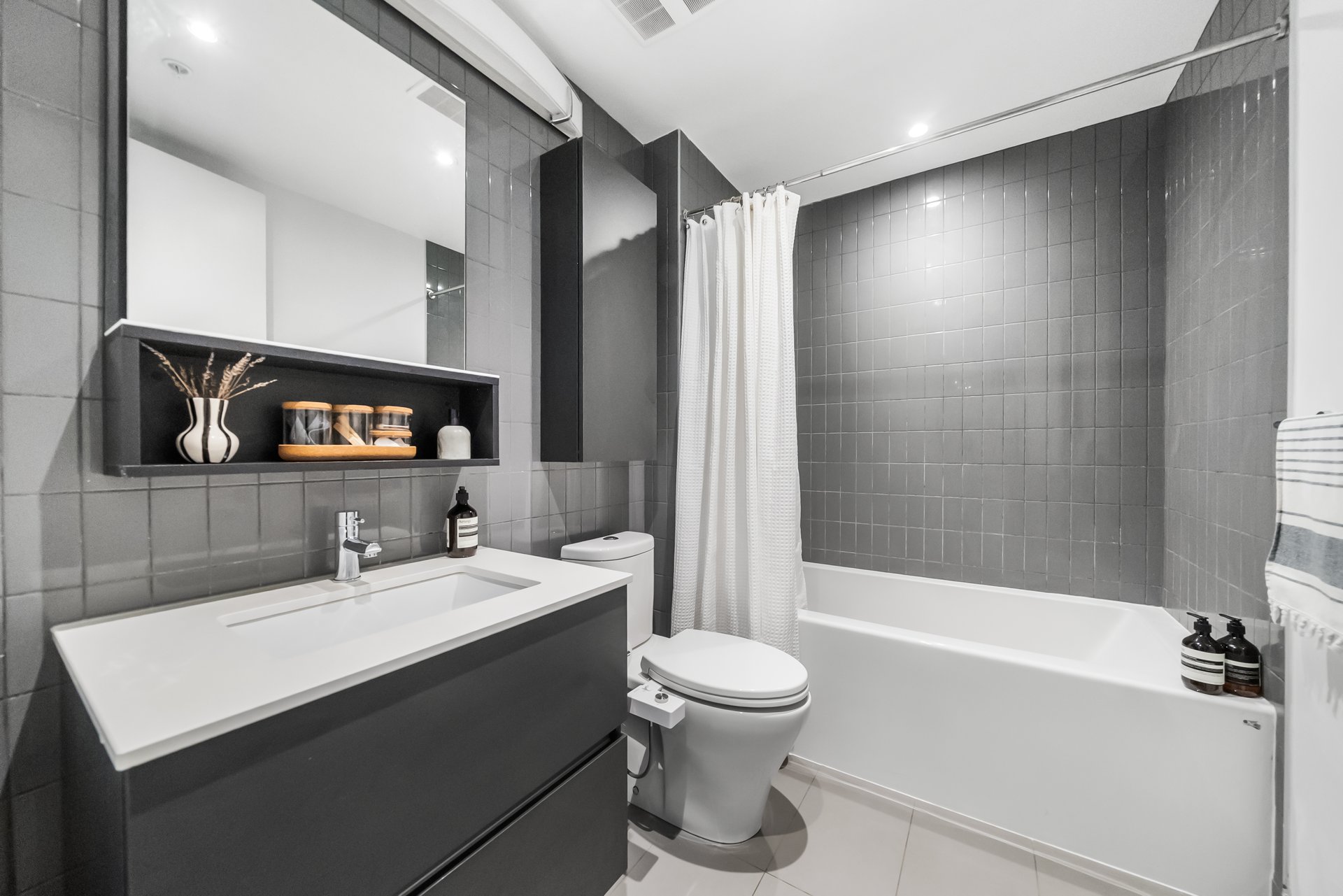 377 Madison Ave #502