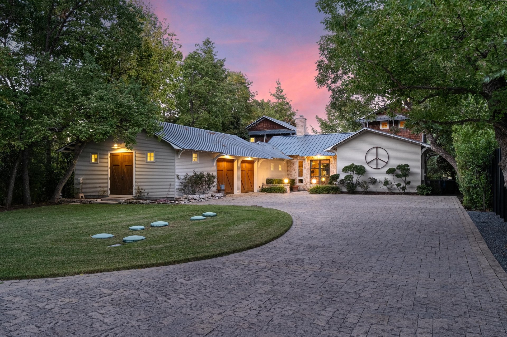 1406 Rockcliff Road
