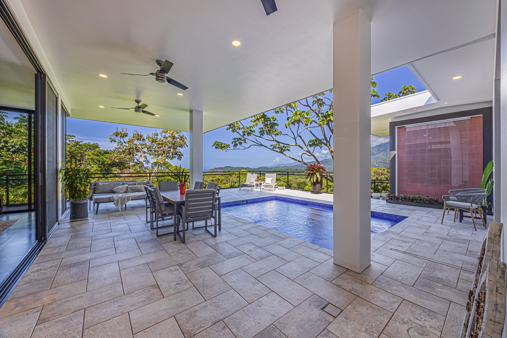 Stunning Ocean and Mountain Views, Casa Tres Galgos in Ojochal on Calle Perezoso