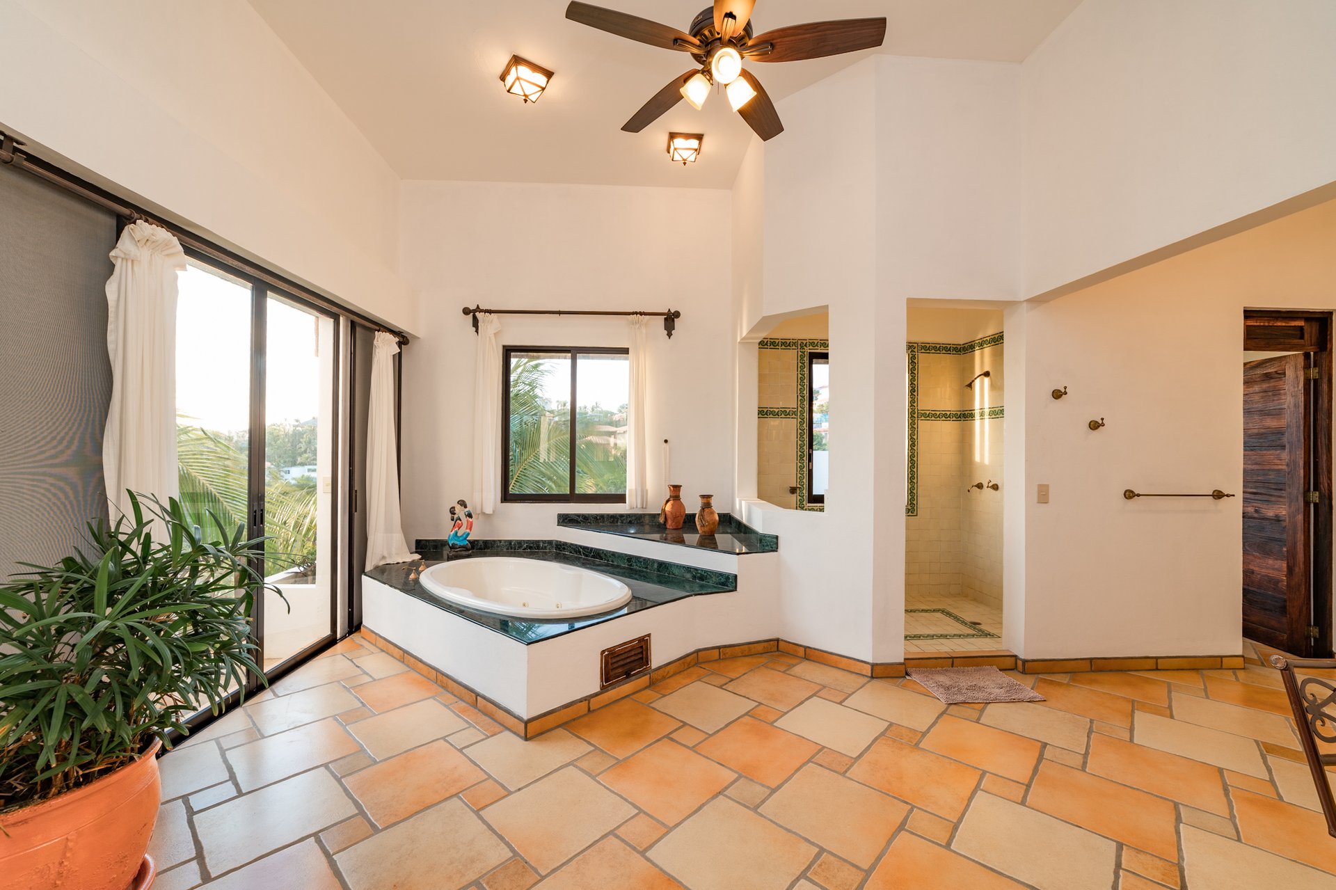 5 Bedroom, Single Family Home, Villa Encantada 