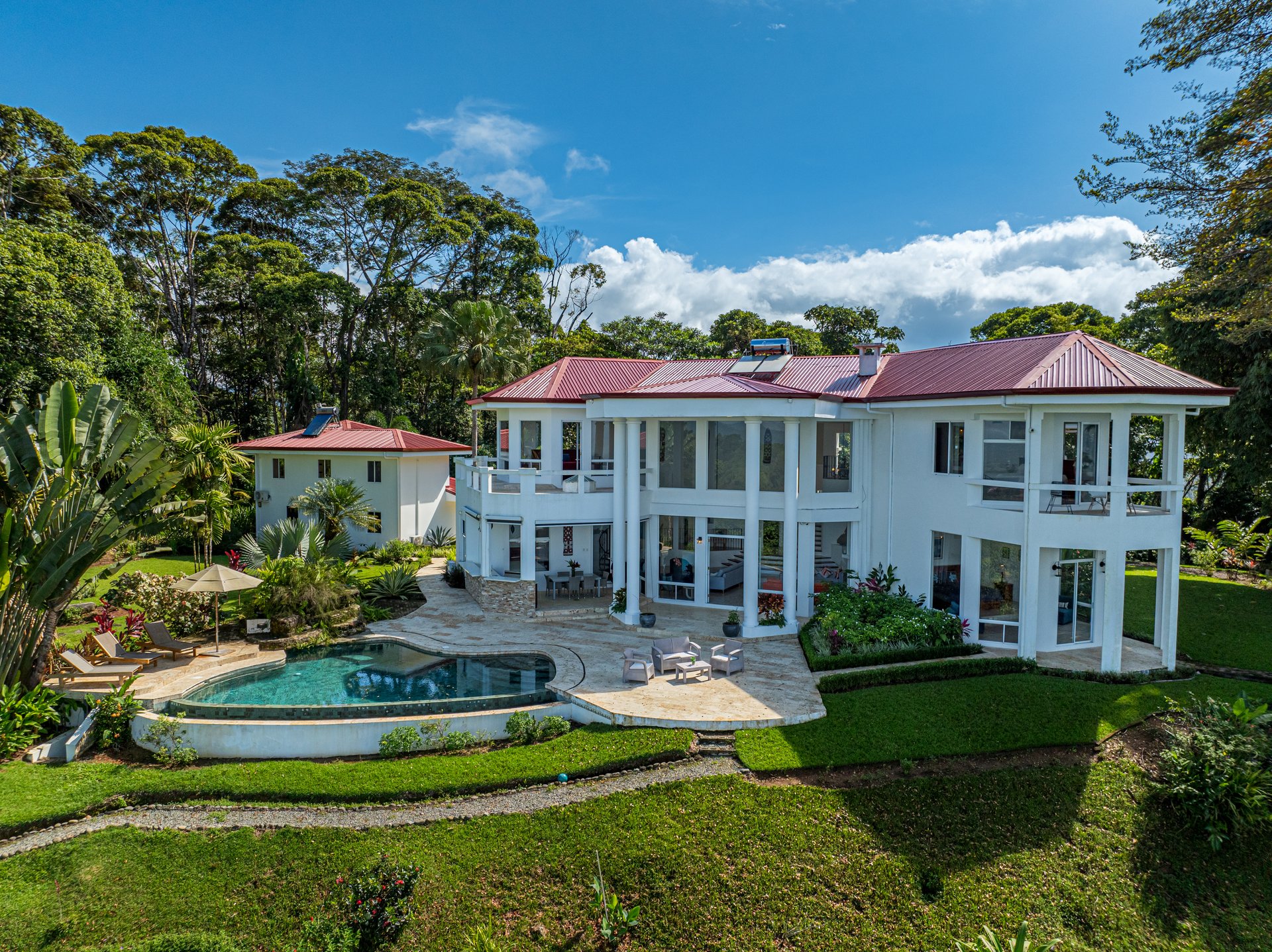 16 ACRES – 6 Bedroom Grand Estate With Guest House, 15 Minutes to Dominical, SPECTACULAR OCEAN VIEWS!!!