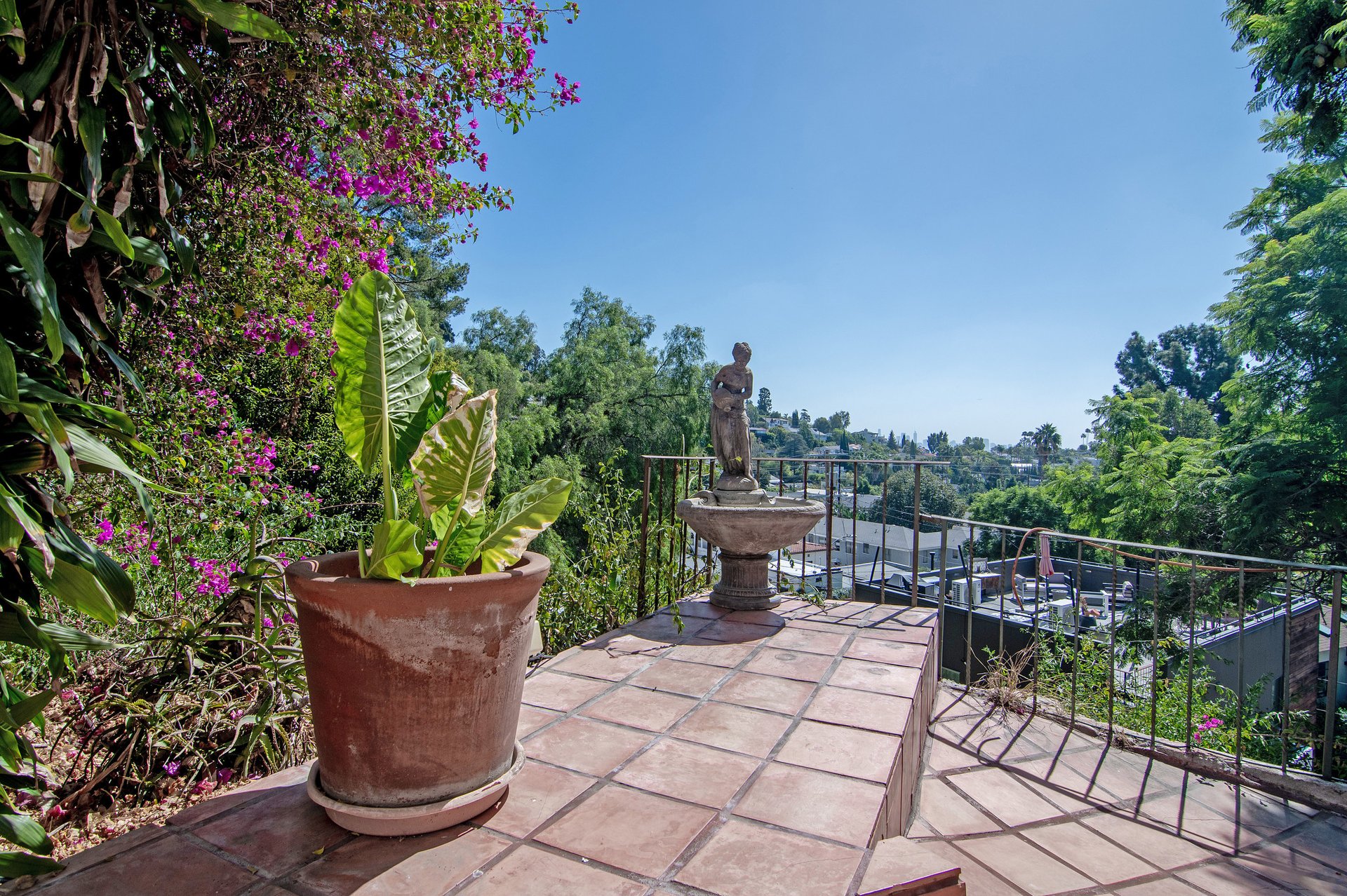 6131 Glen Tower St.