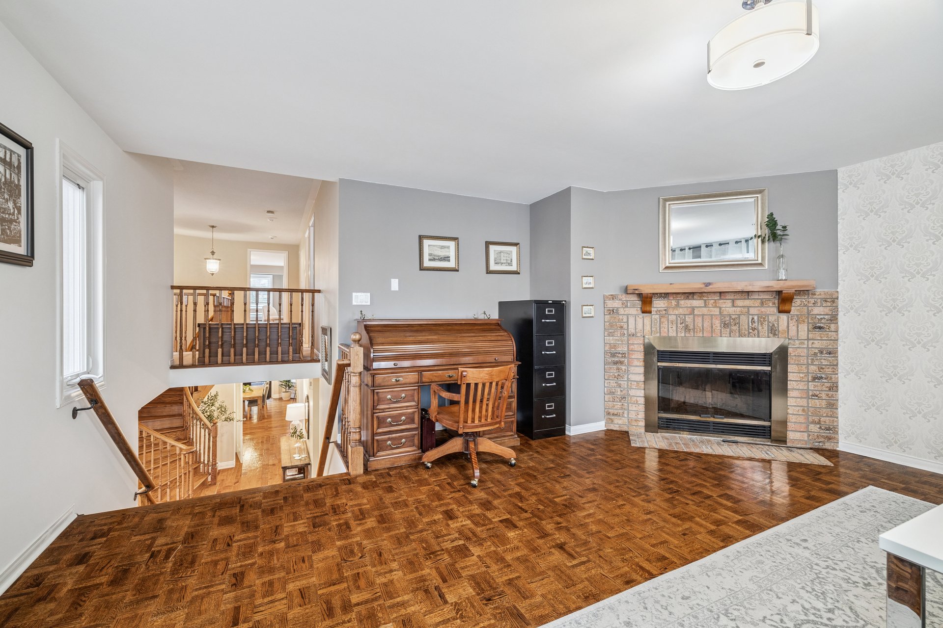 Impressive Home on Ravine Lot in Glen Abbey