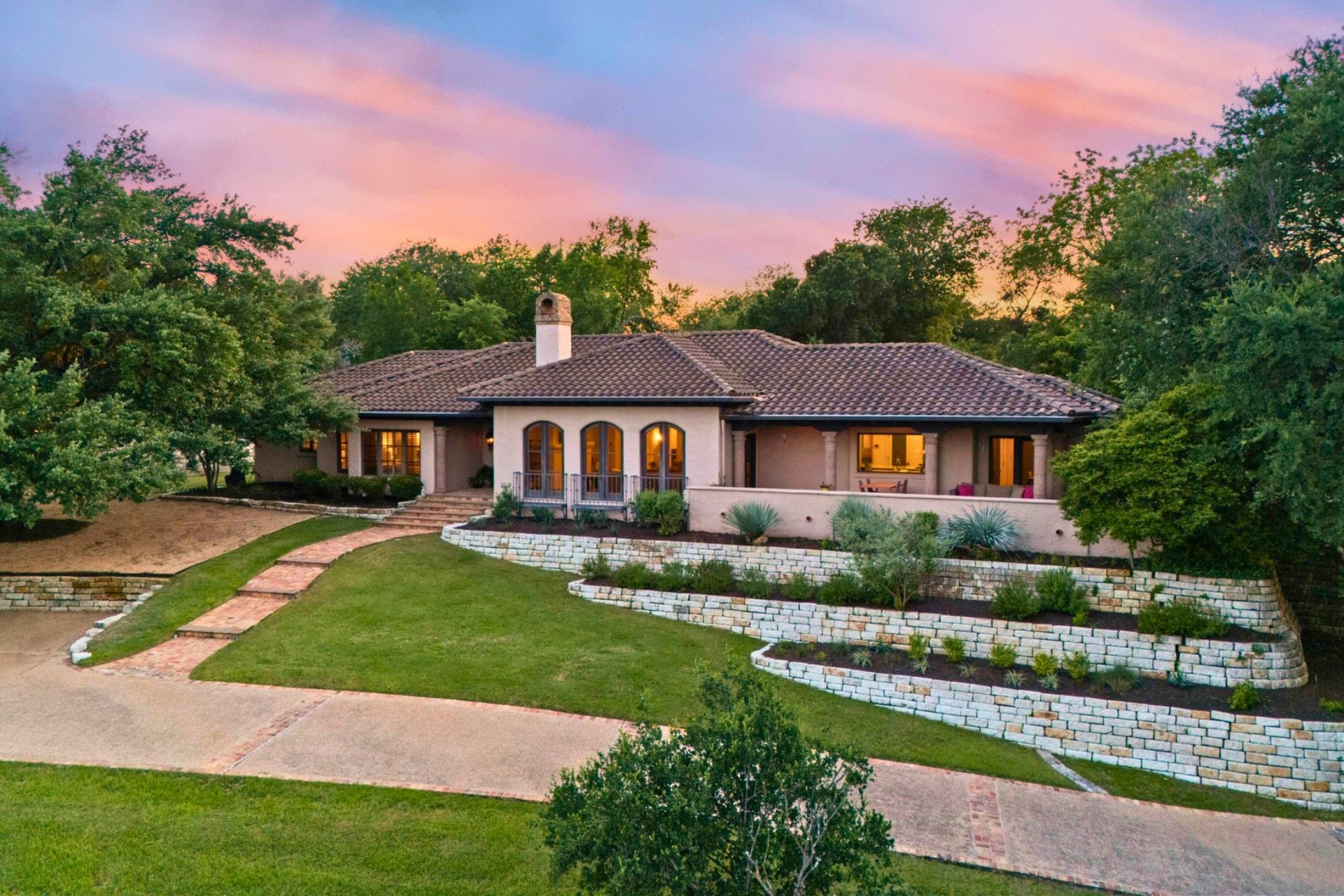 Timeless Spanish Mediterranean in Las Lomas