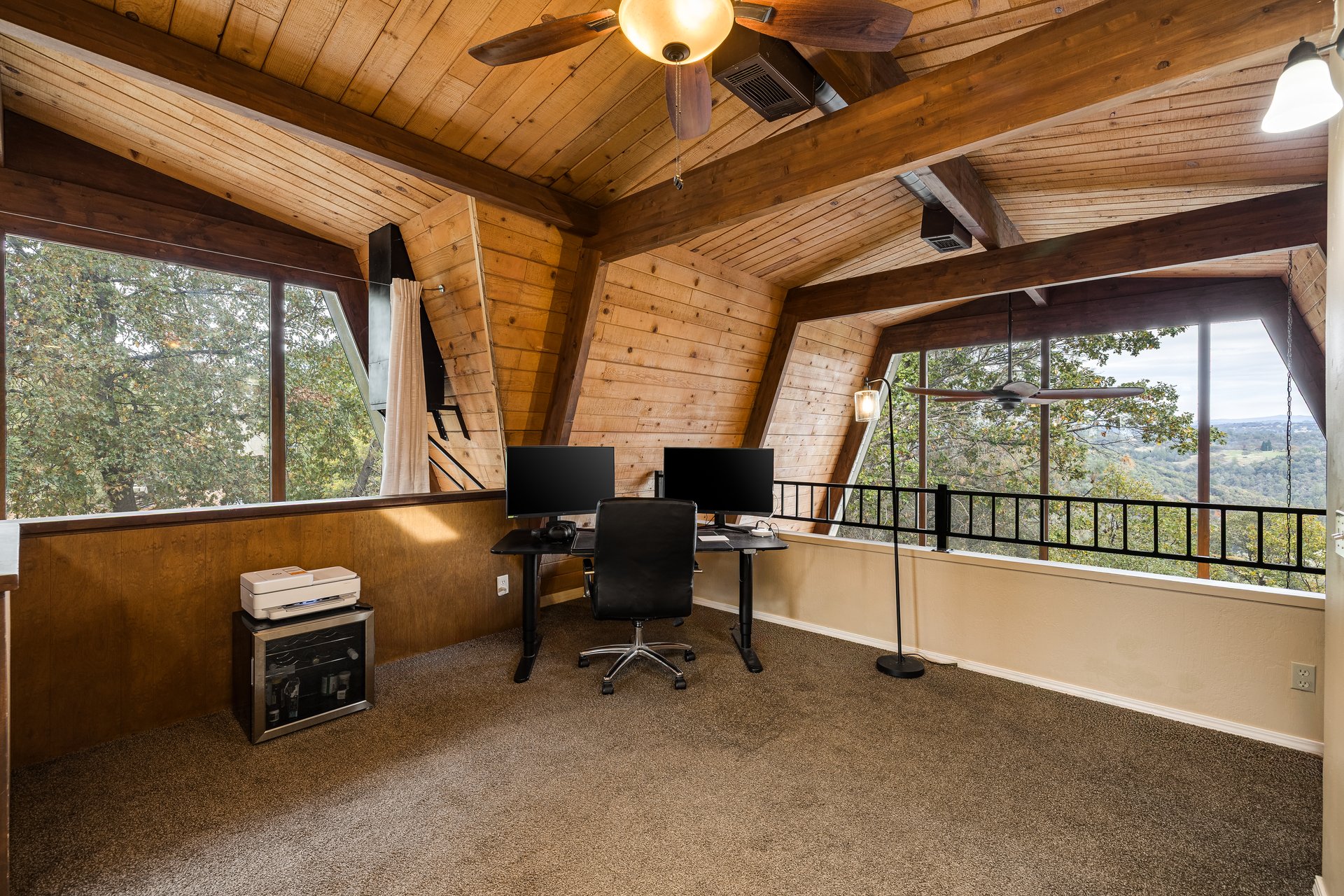 4611 Hillwood Dr