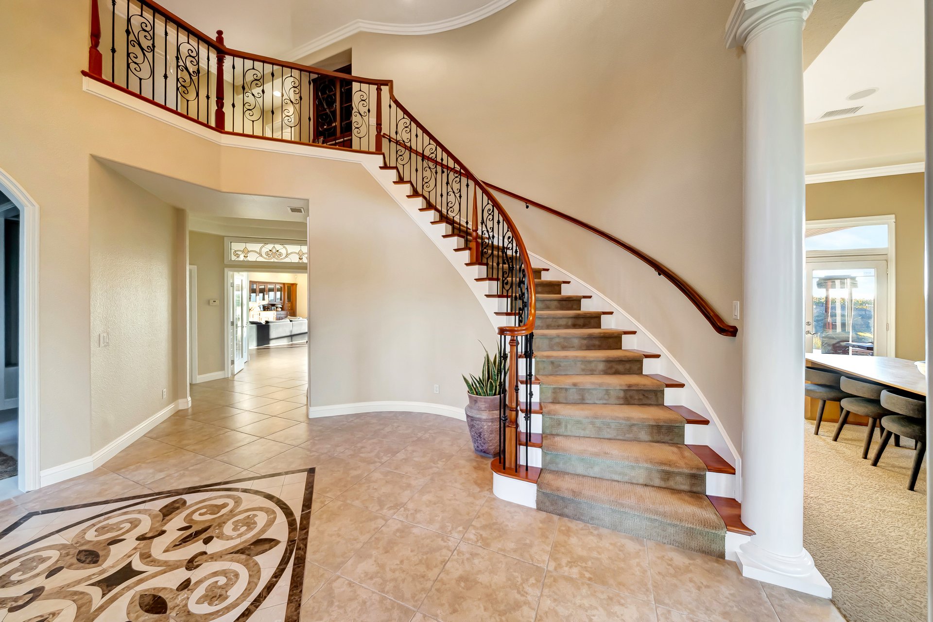 Akash Manor 🍇