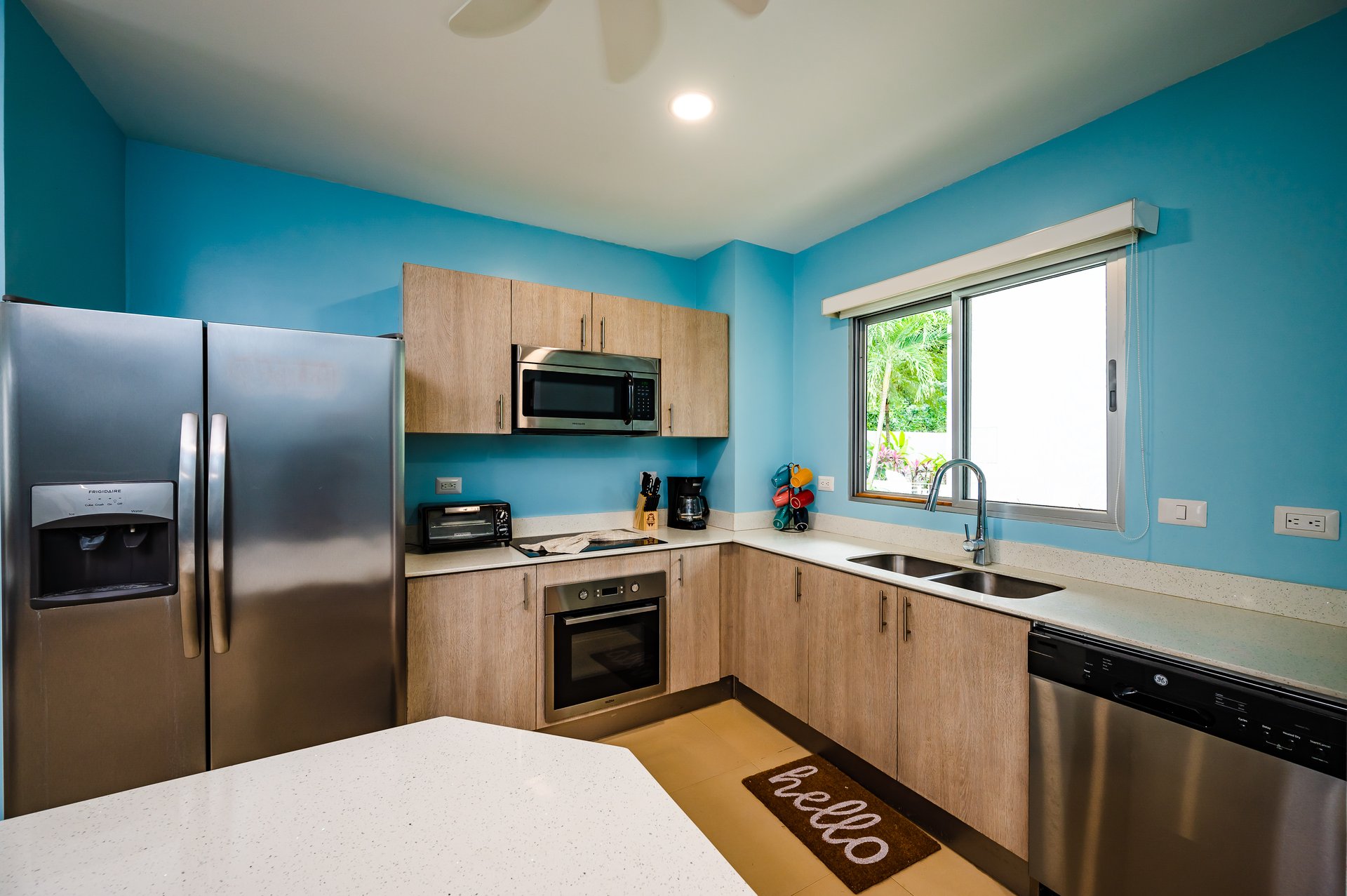 Casa Blanca 2 | Gorgeous 2 Bedroom Condo Close To The Beach!