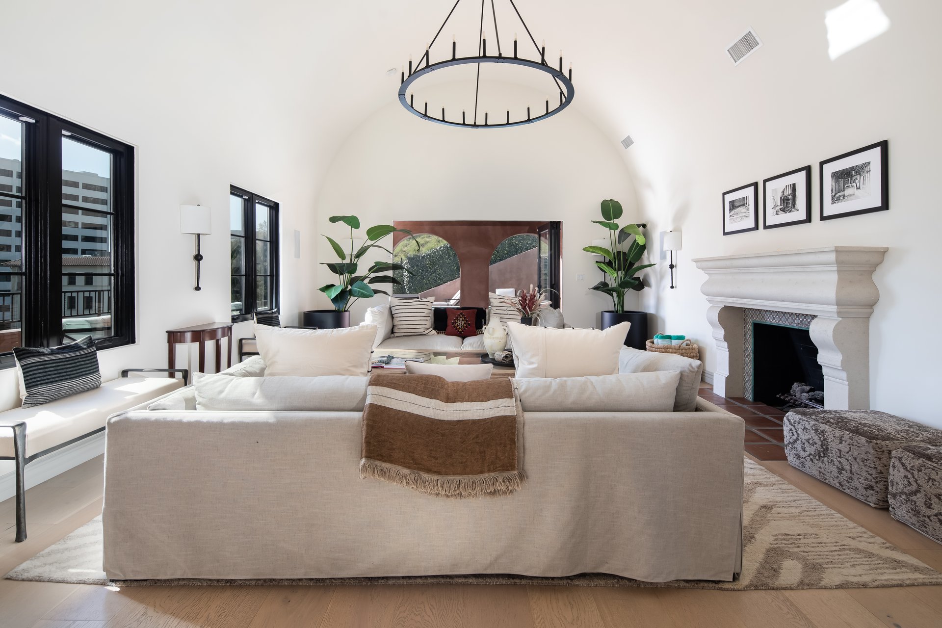 8425 W Sunset Blvd, West Hollywood