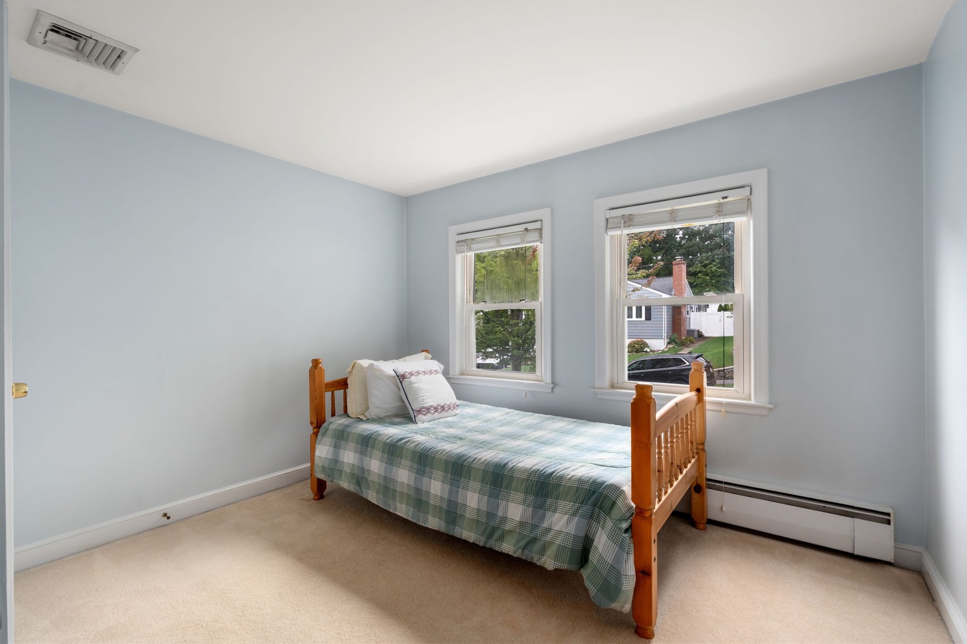 144 Plymouth Ave