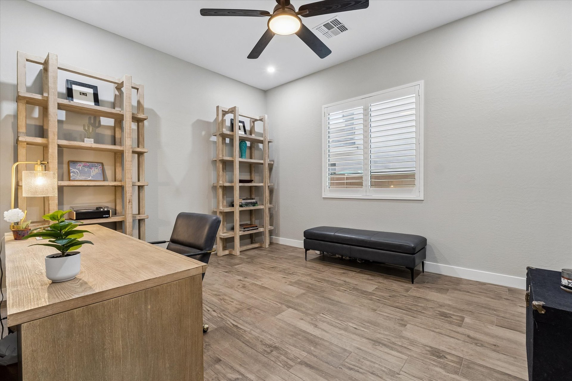 2905 E LOS GATOS DR, Phoenix, AZ 85050