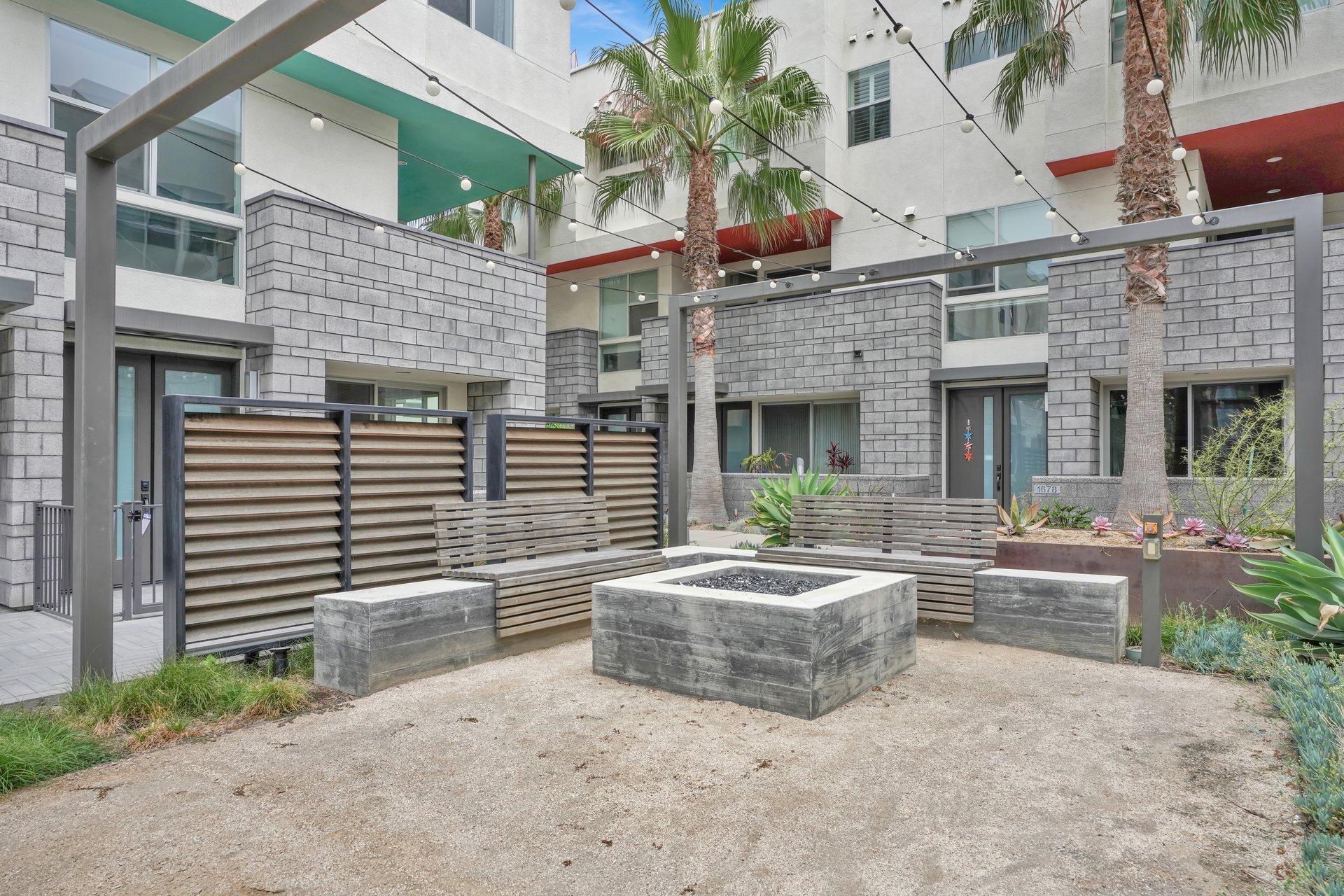 1688 Shoreline Way