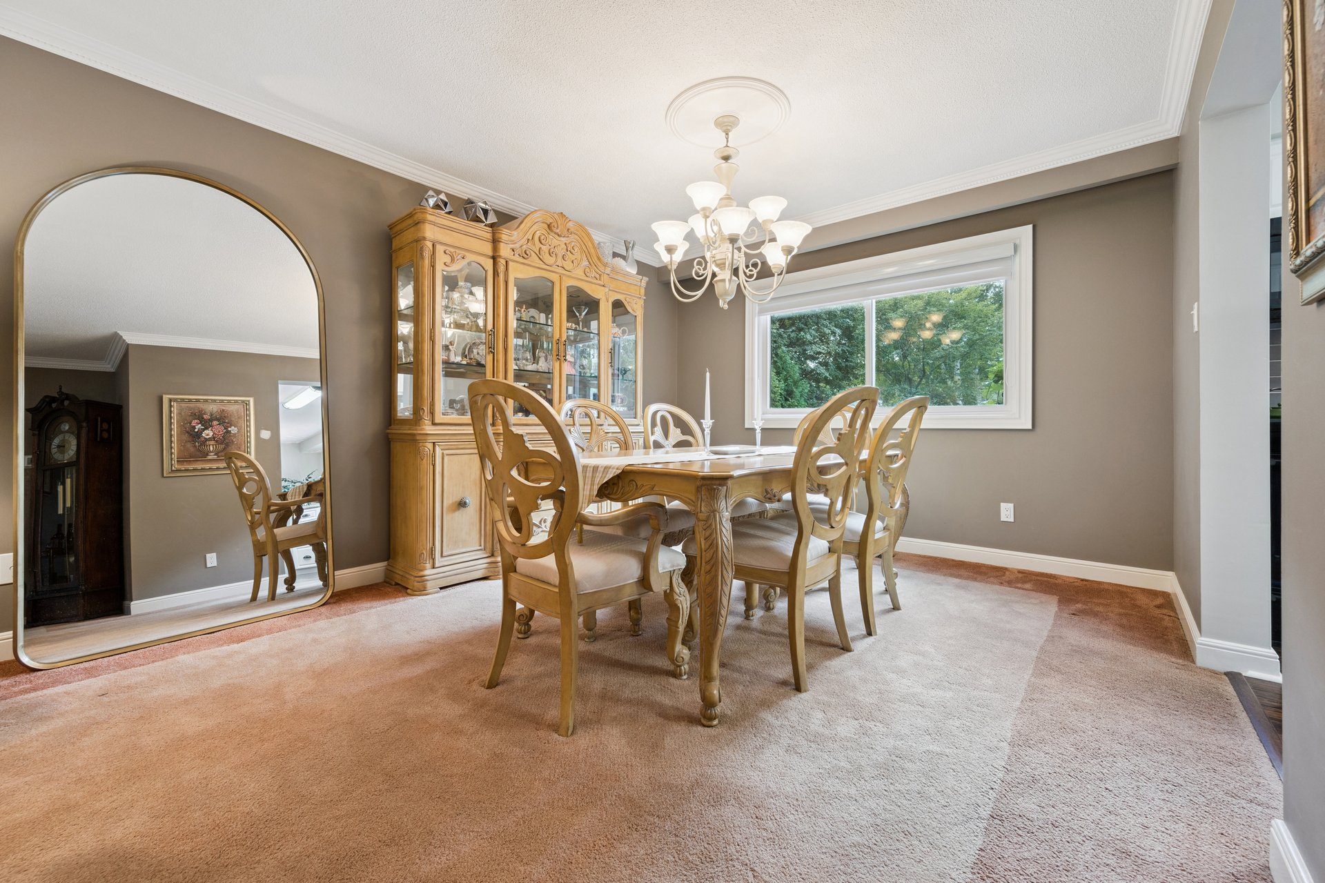 250 Mccraney Street W