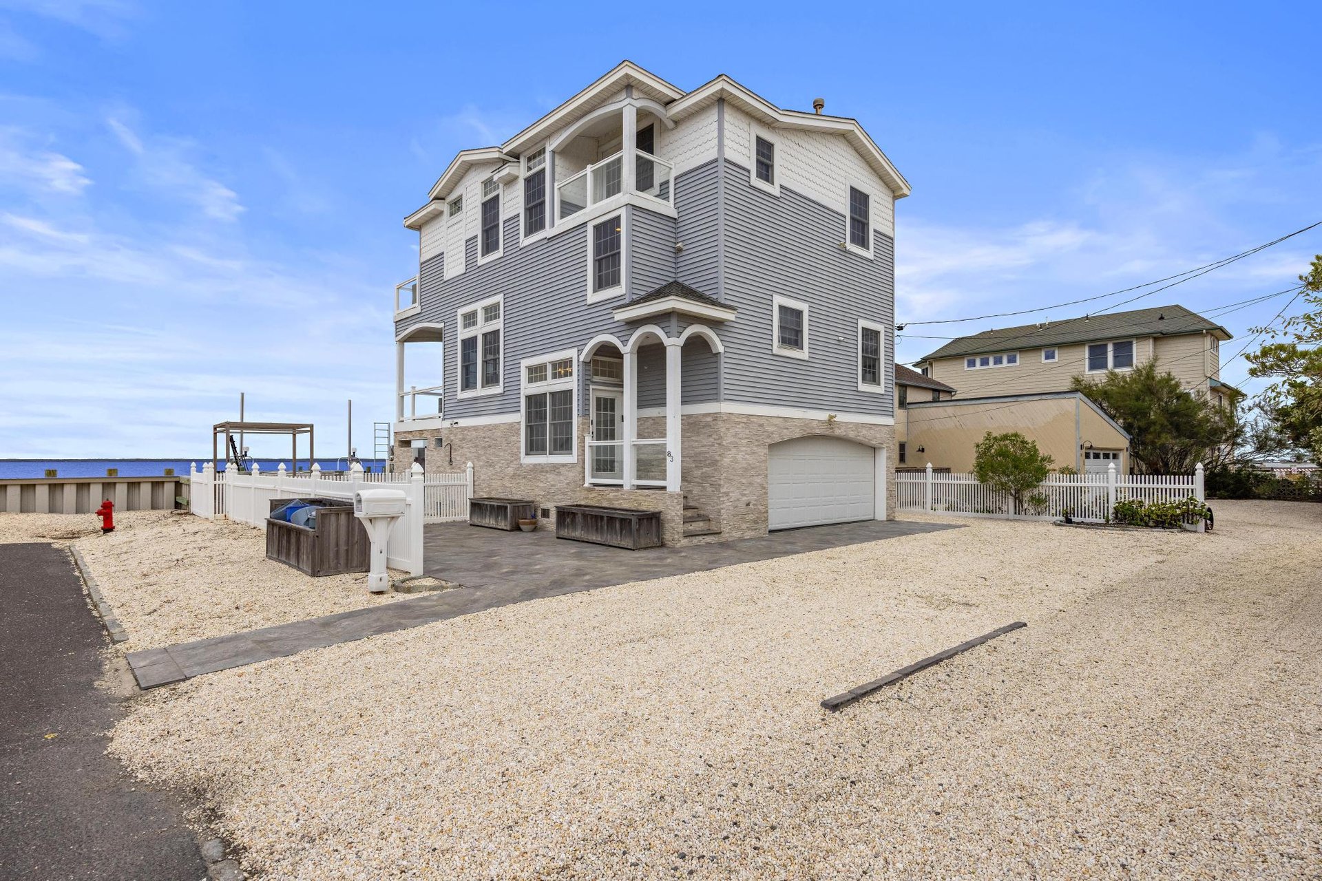 83 W California Avenue