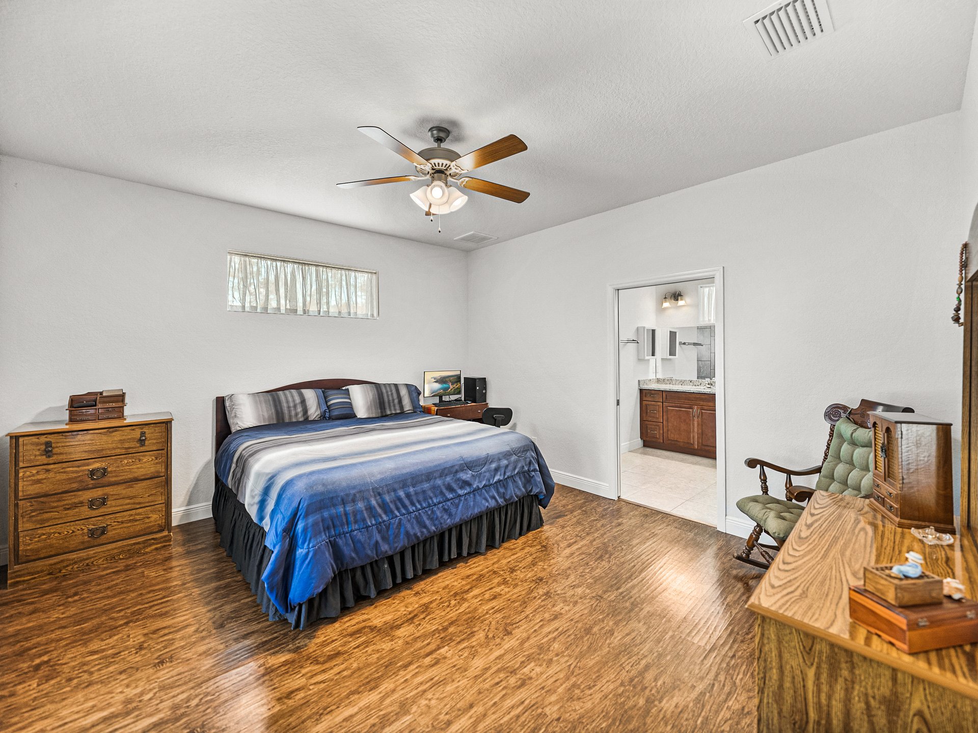 17703 COUNTRY SQUIRE LN