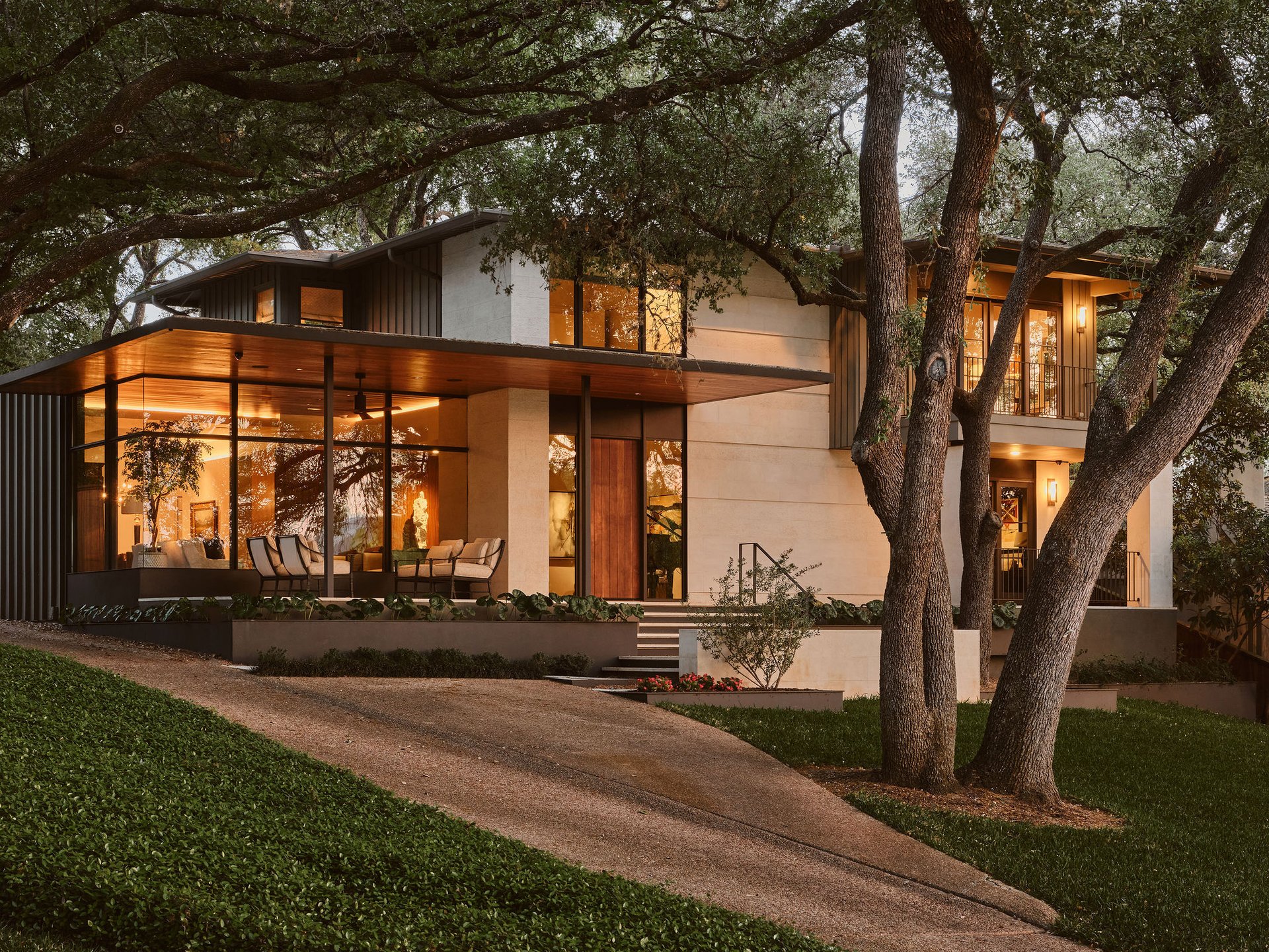 2703 Scenic Drive