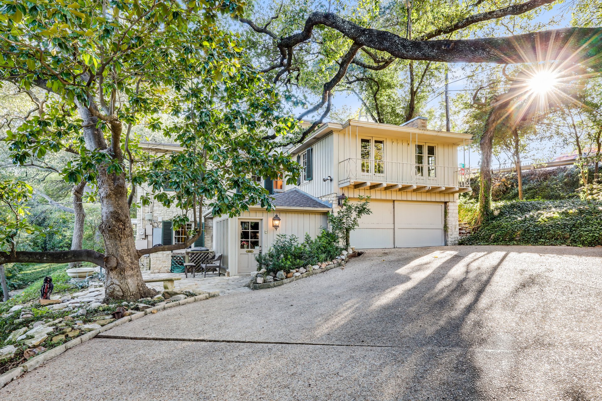 1511 Rainbow Bend
