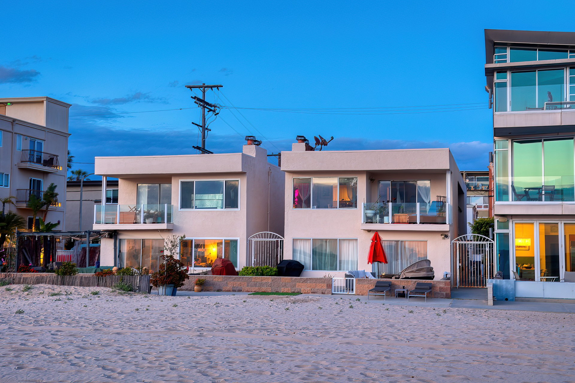 6401-6405 Ocean Front Walk