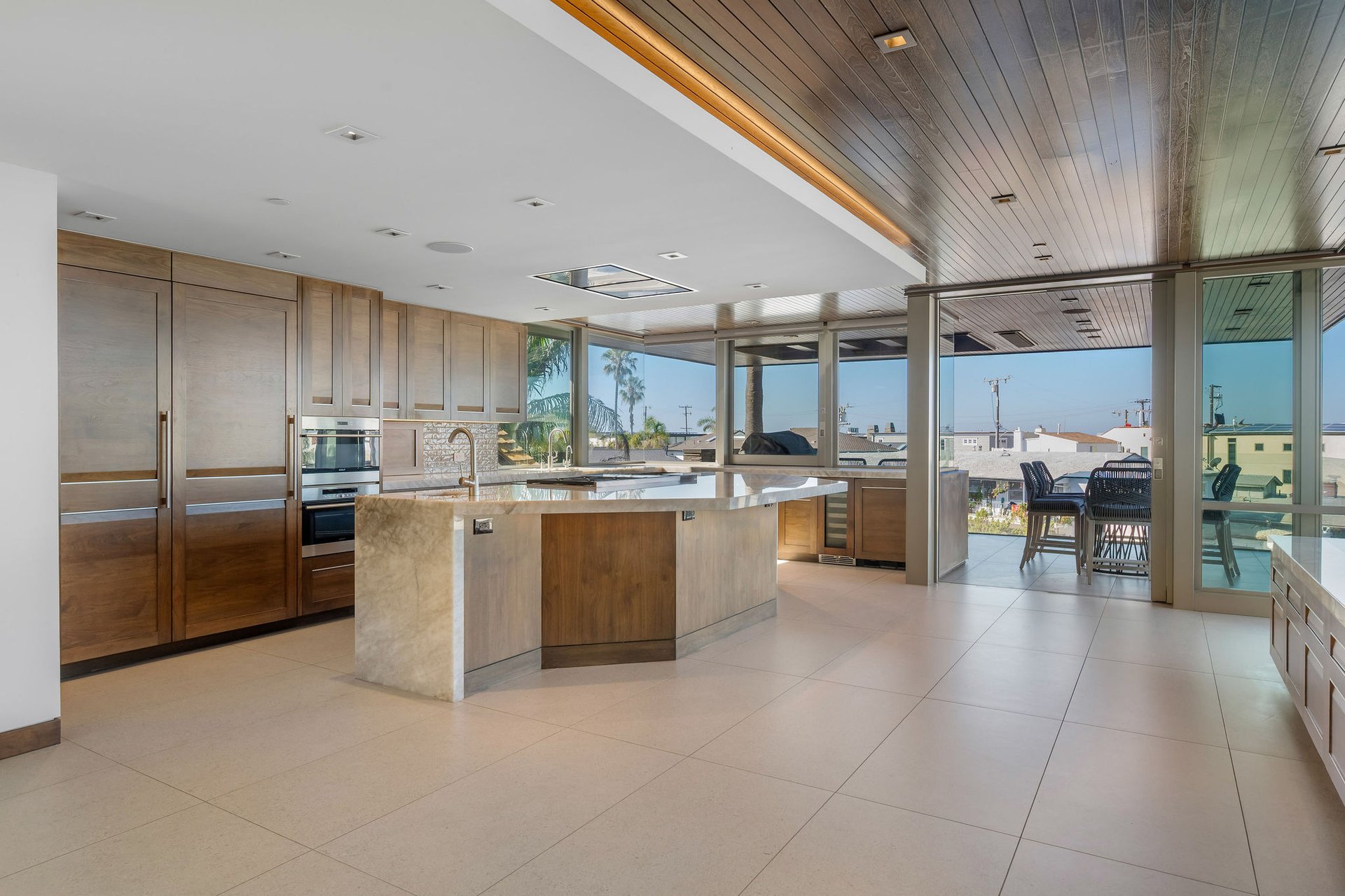 2056 Hermosa Ave 