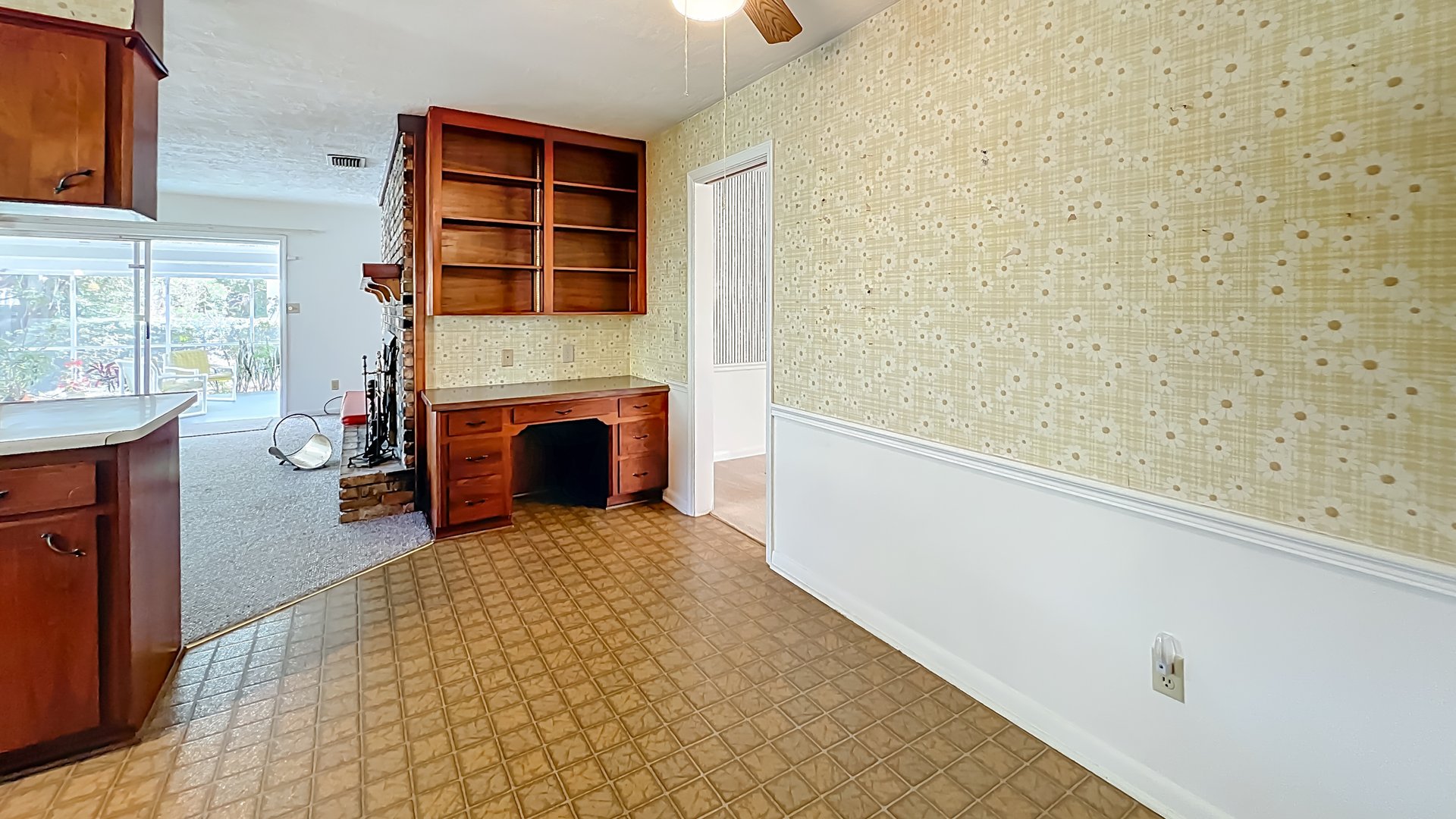 Mid-Century Modern 4-Bedroom in Dommerich Hills, Maitland