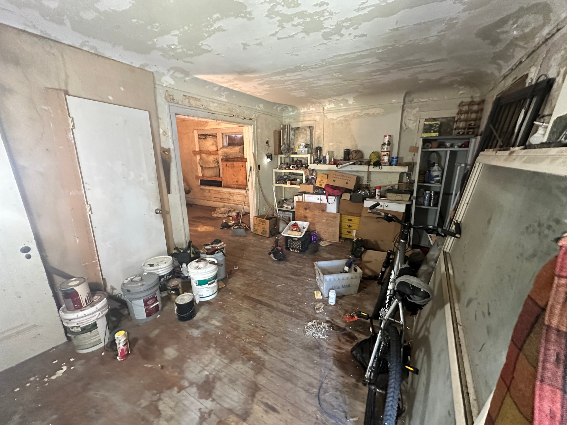 28 W Montana St