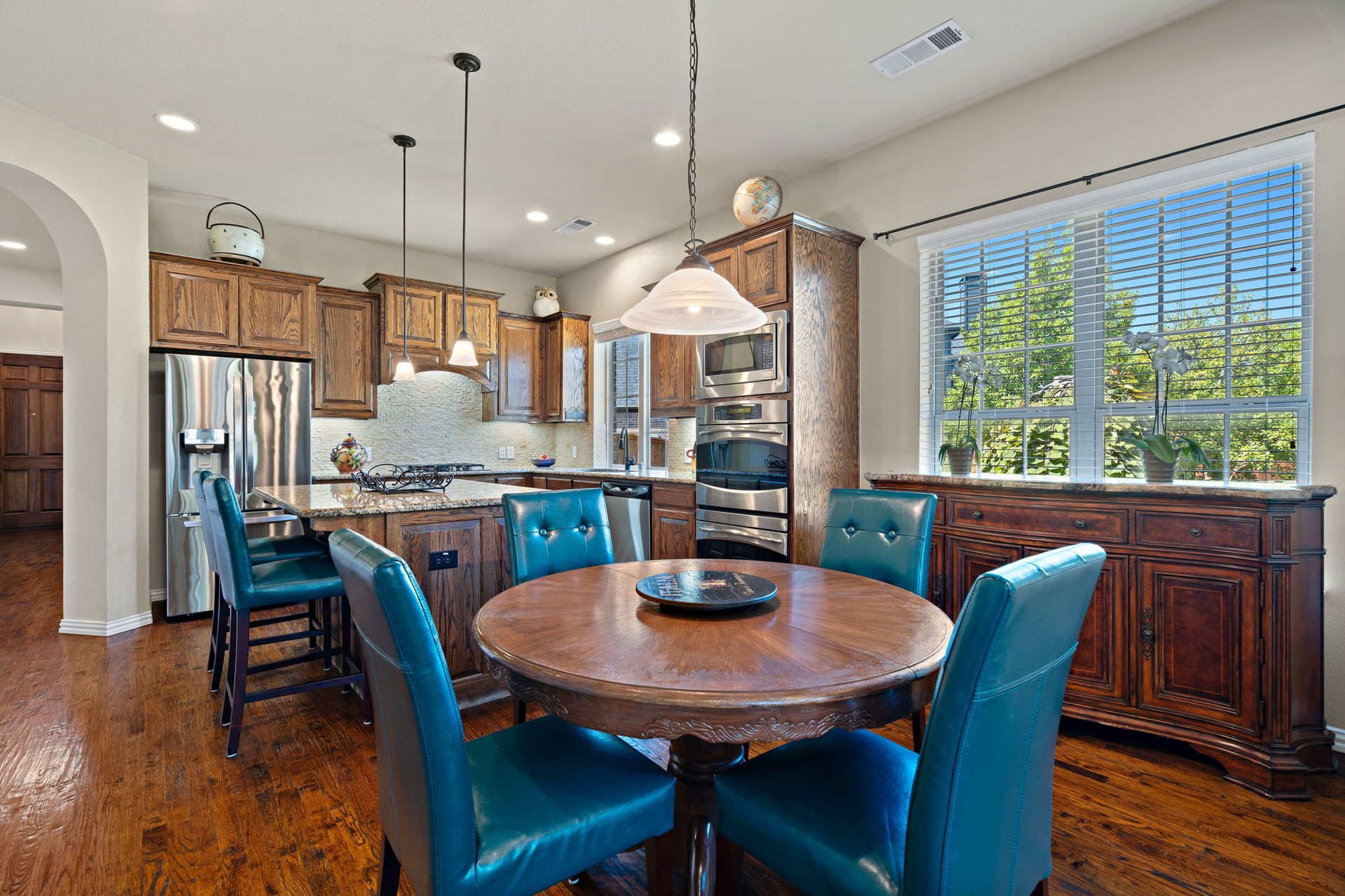 8628 Silverleaf Cir,
