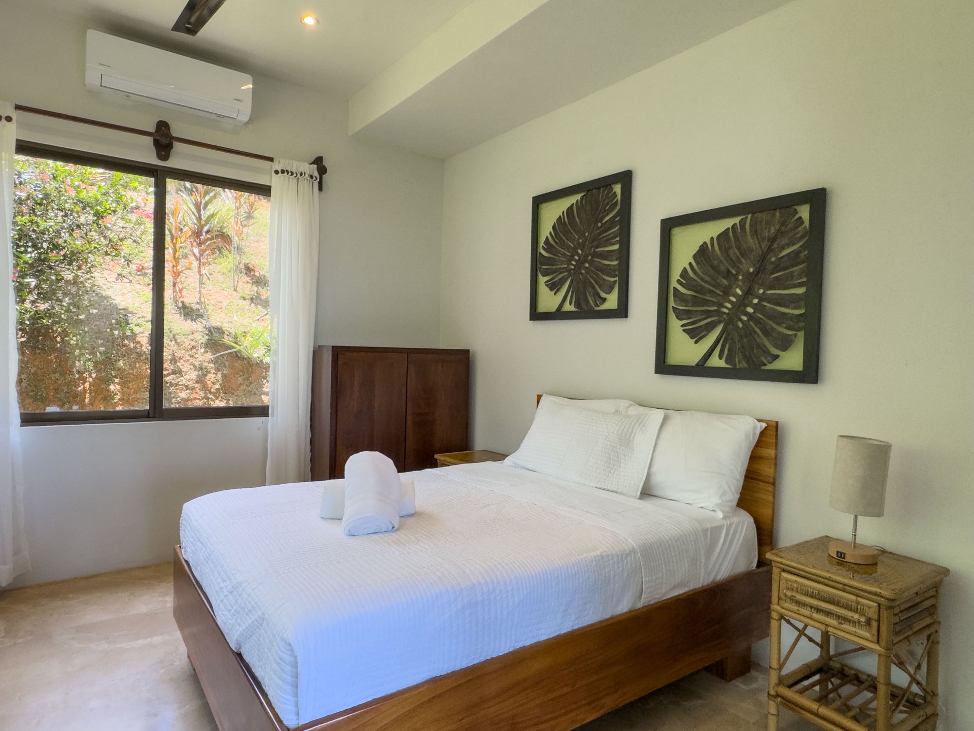 Stylish 4 bedroom home in the popular Dominicalito community, 7 minutes to the beach