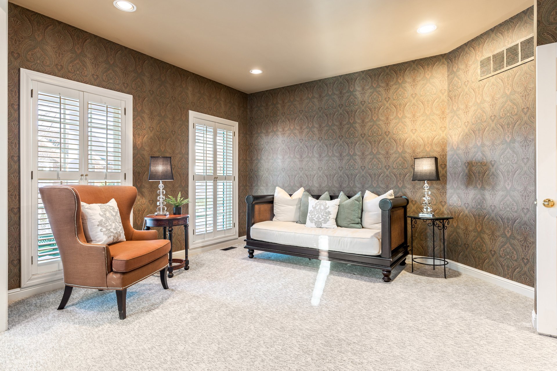 6 Whitmoor Court