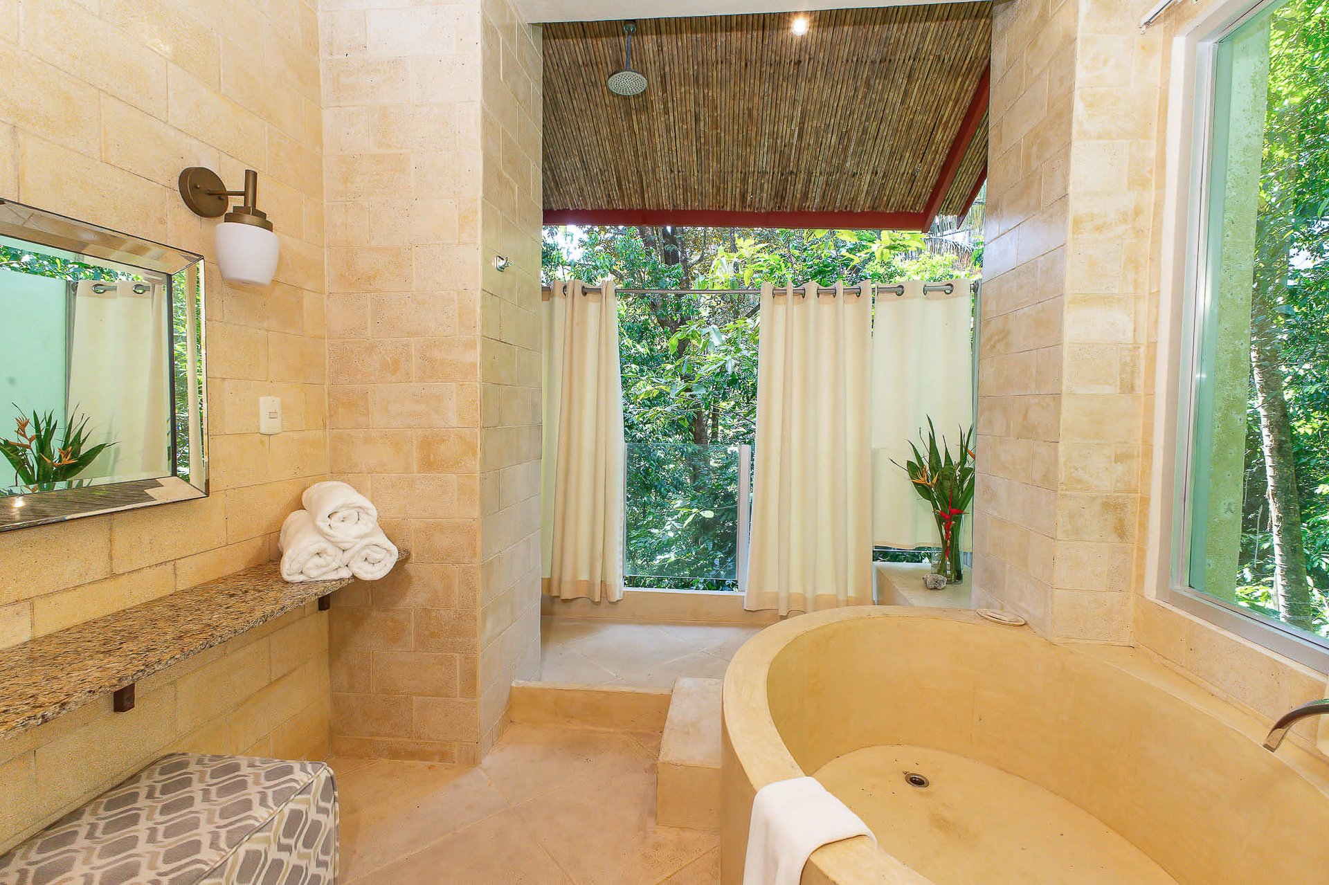 Casa Fantastica Luxury Mountain and Ocean View Villa