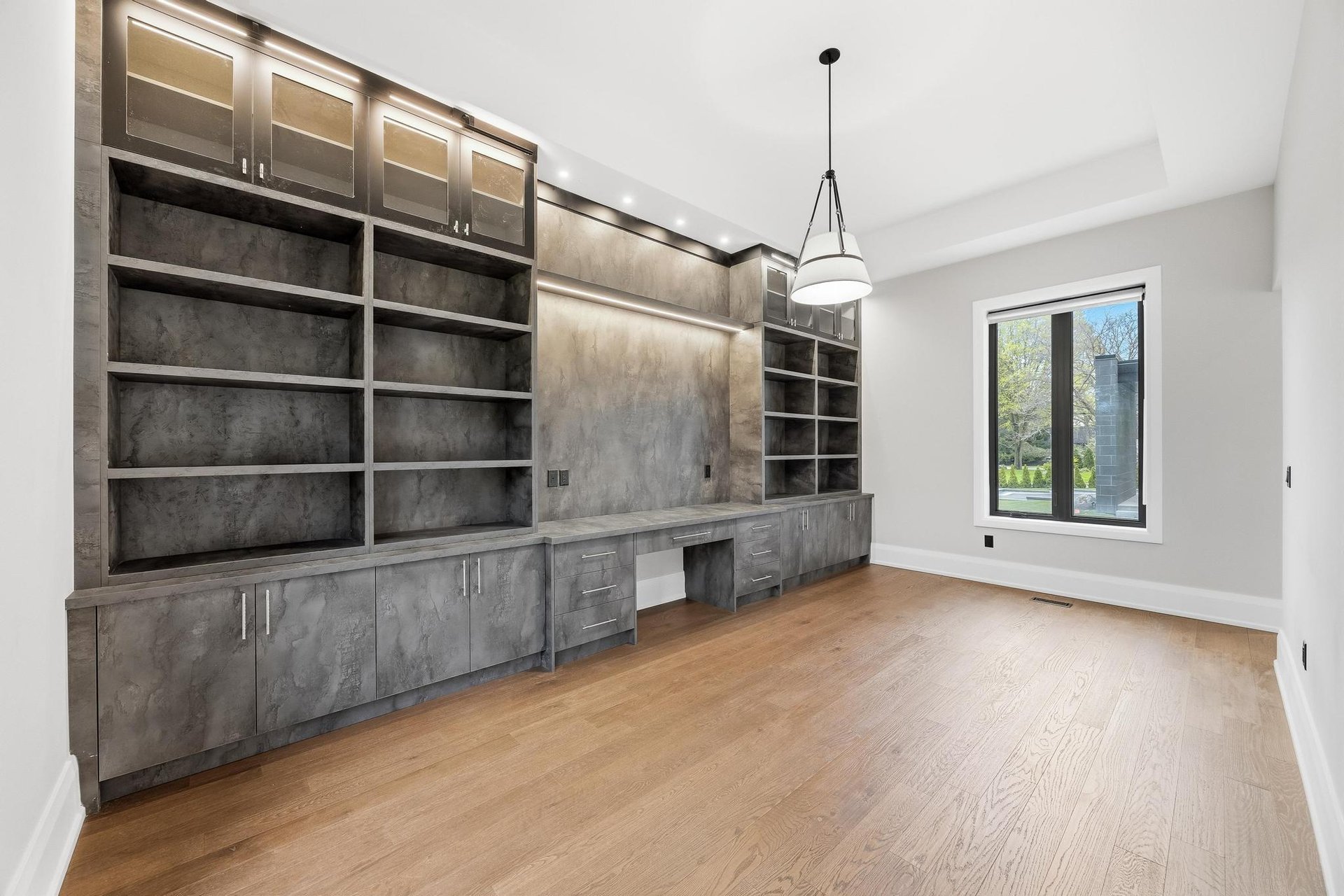 Brand-New Modern Estate
