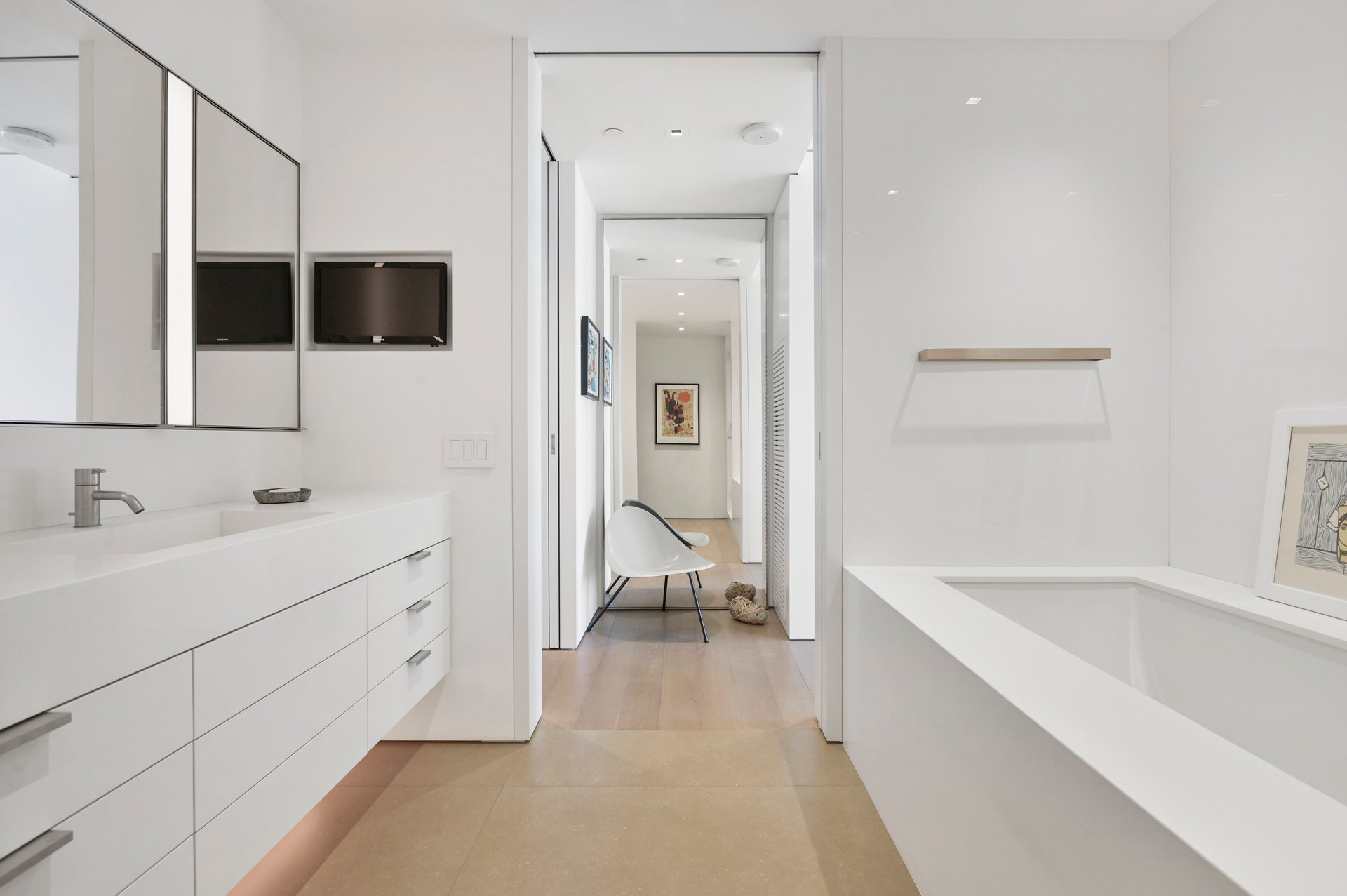 Extraordinary Mid-Century Modernism Lease